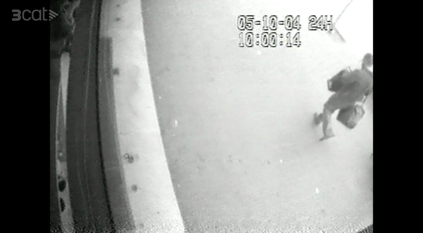 Les càmeres de metro capten el sospitós dues hores després del crim - TV3