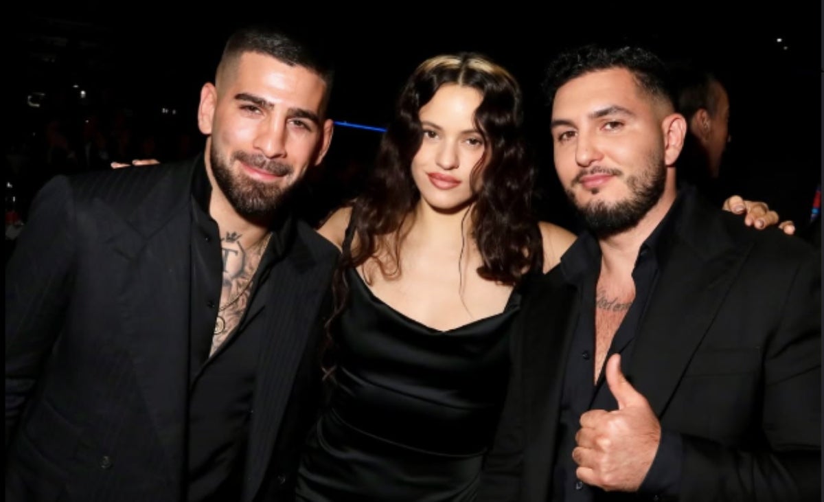 Omar Montes es fa una foto amb Ilia Topuria i Rosalía | Instagram