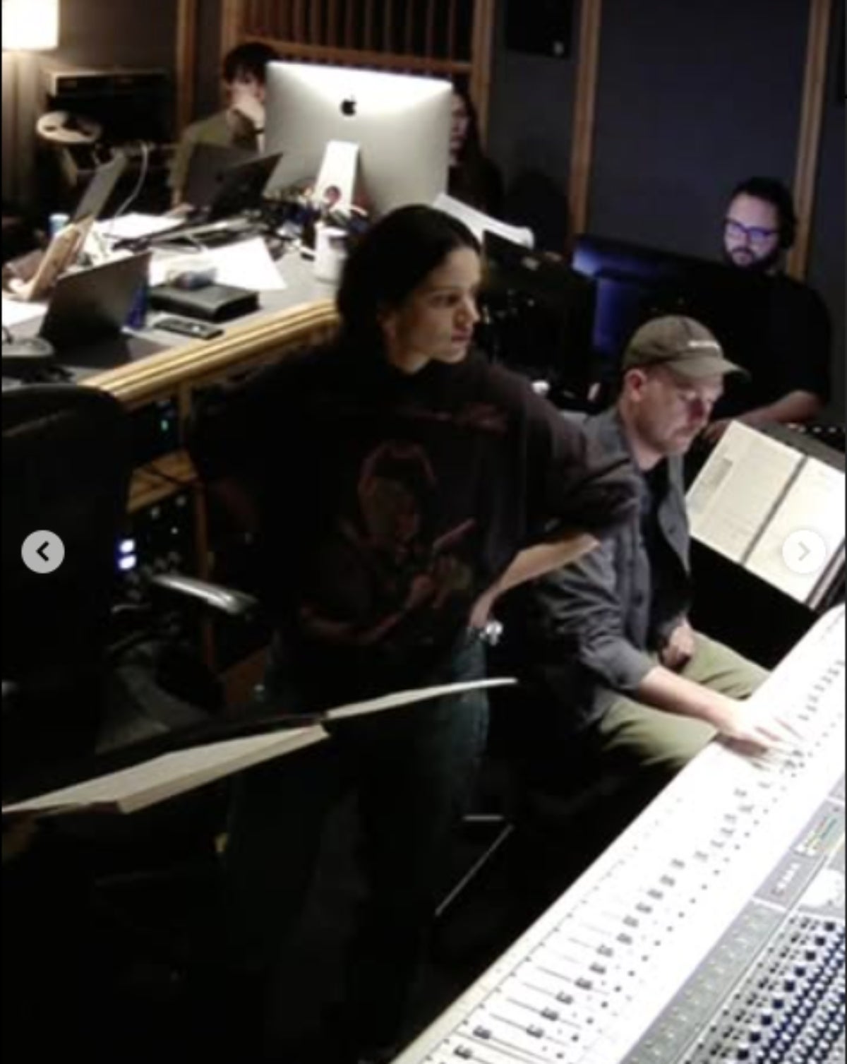 Rosalía a l'estudi produint el seu nou disc | Instagram