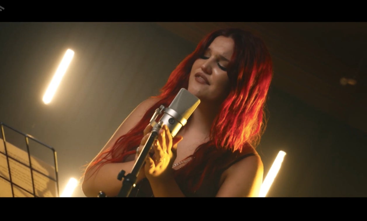 Samurai interpreta una versió de 'Sort de tu' d'Oques Grasses | 3Cat