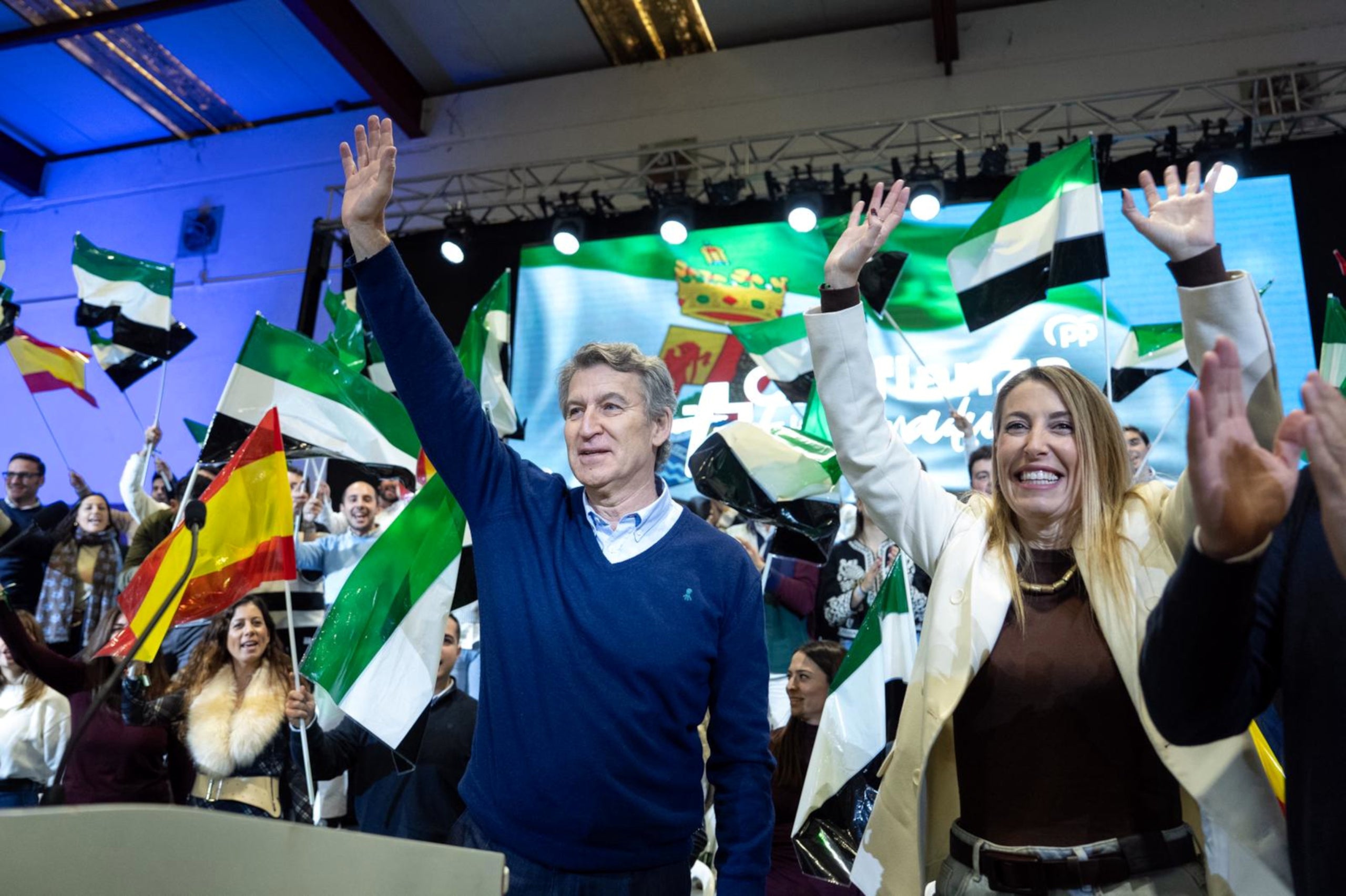 Feijóo i Guardiola en un míting a Navalmoral de la Mara, a Cáceres | ACN 