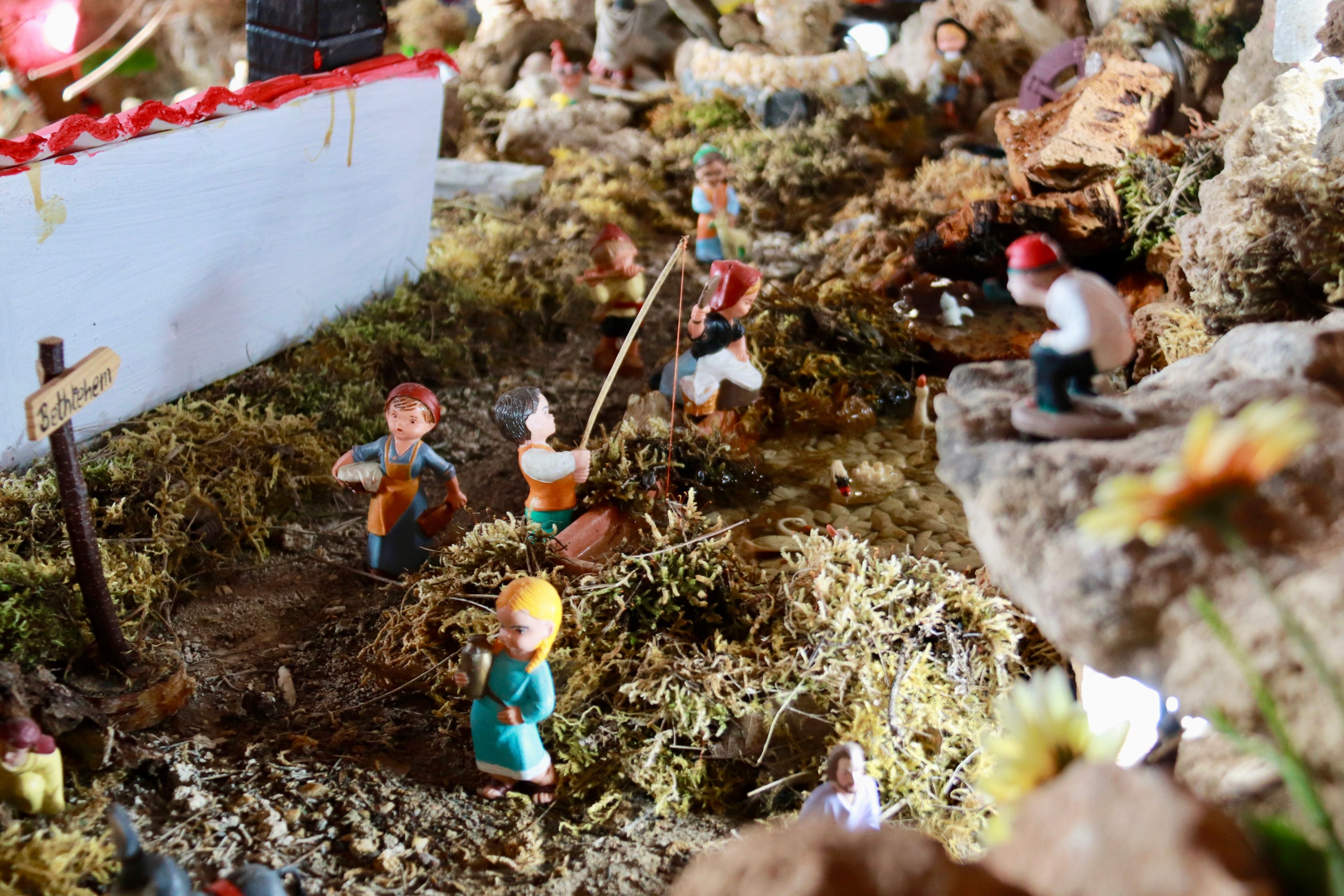 Pastors i el caganer d'un dels tretze pessebres d'Albert Gomis / ACN