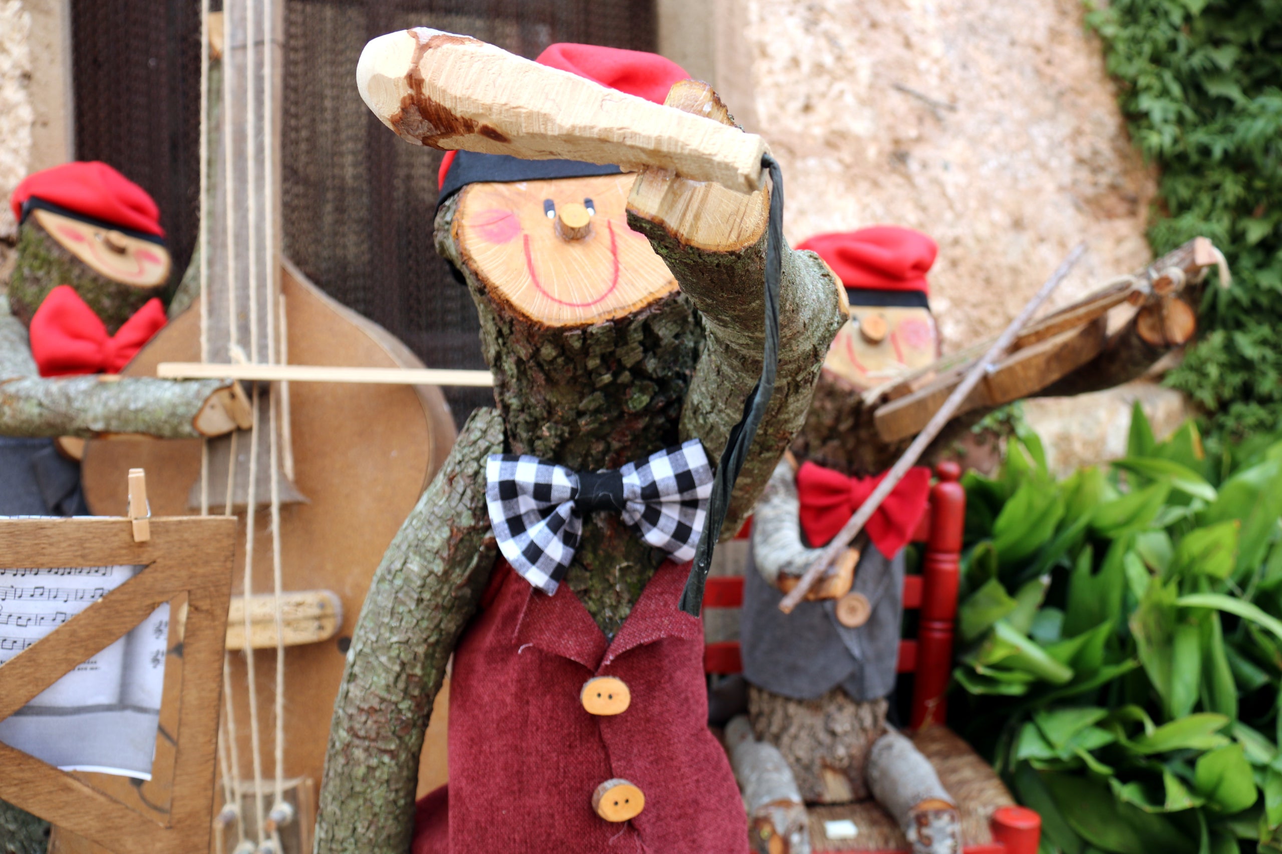 Una orquestra de tions, al bell mig de Mura, en una imatge d'arxiu / Nia Escolà (ACN)