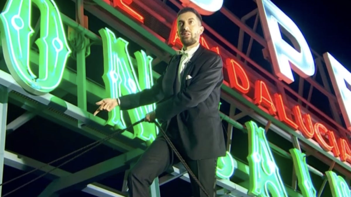 Així anava vestit David Broncano per a les campanades 2024 | RTVE