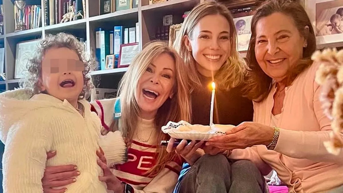 Ana Obregón i la neboda, juntes en una foto familiar - Instagram