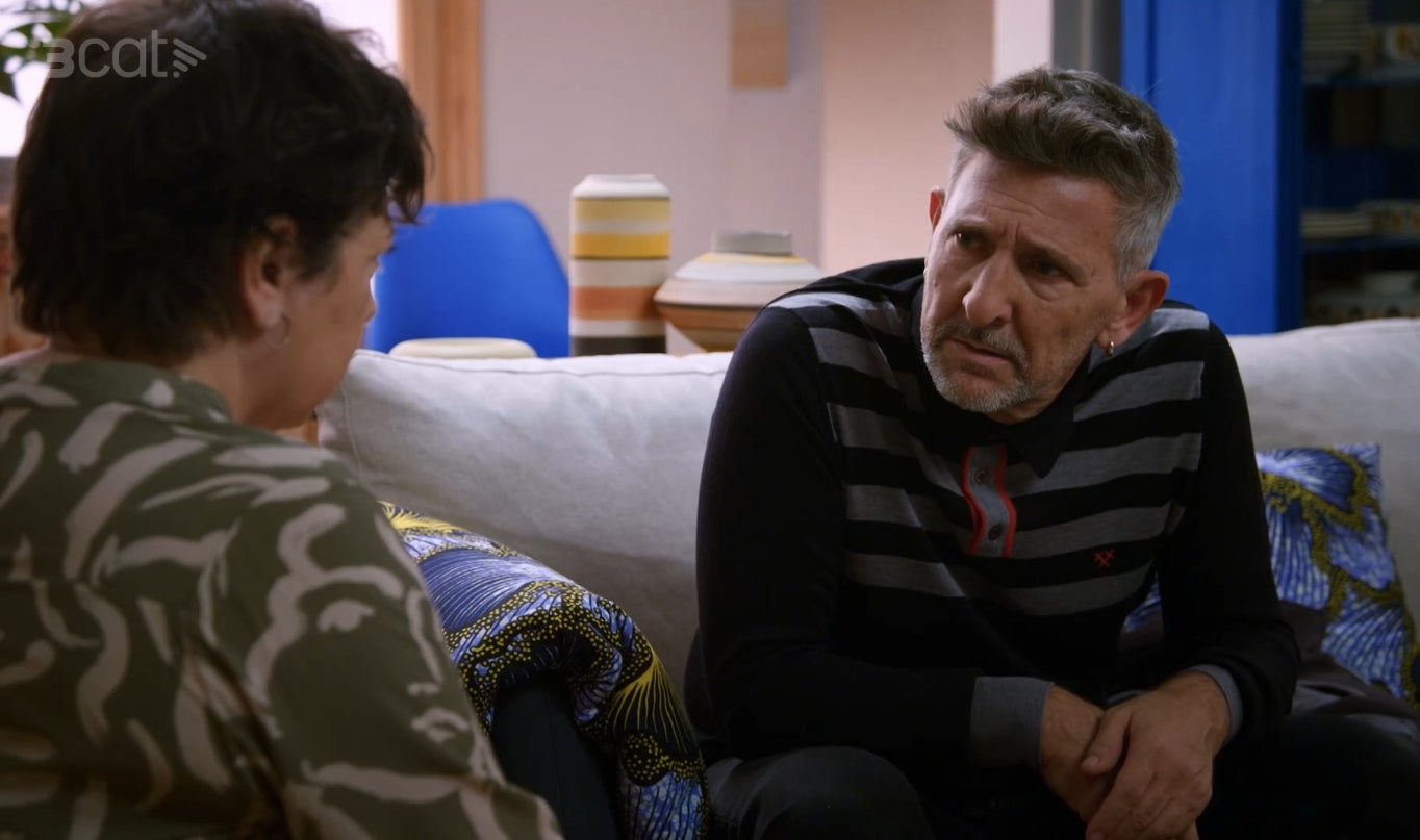 Jordi tiene que aceptar que la relación con Gina se ha terminado en 'Com si fos ahir' | 3Cat.