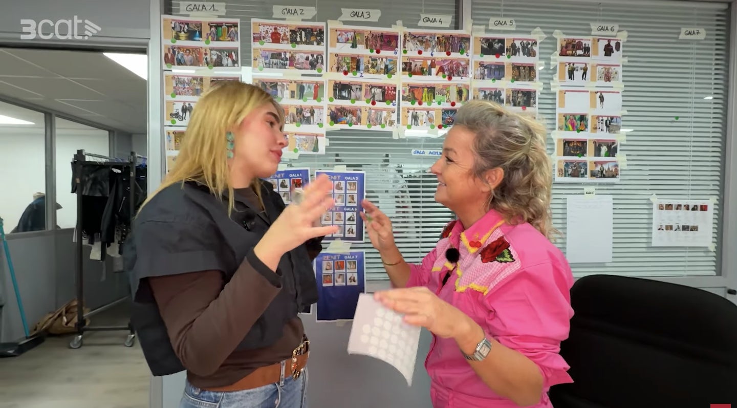 Els secrets de l'equip de vestuari del programa - Youtube