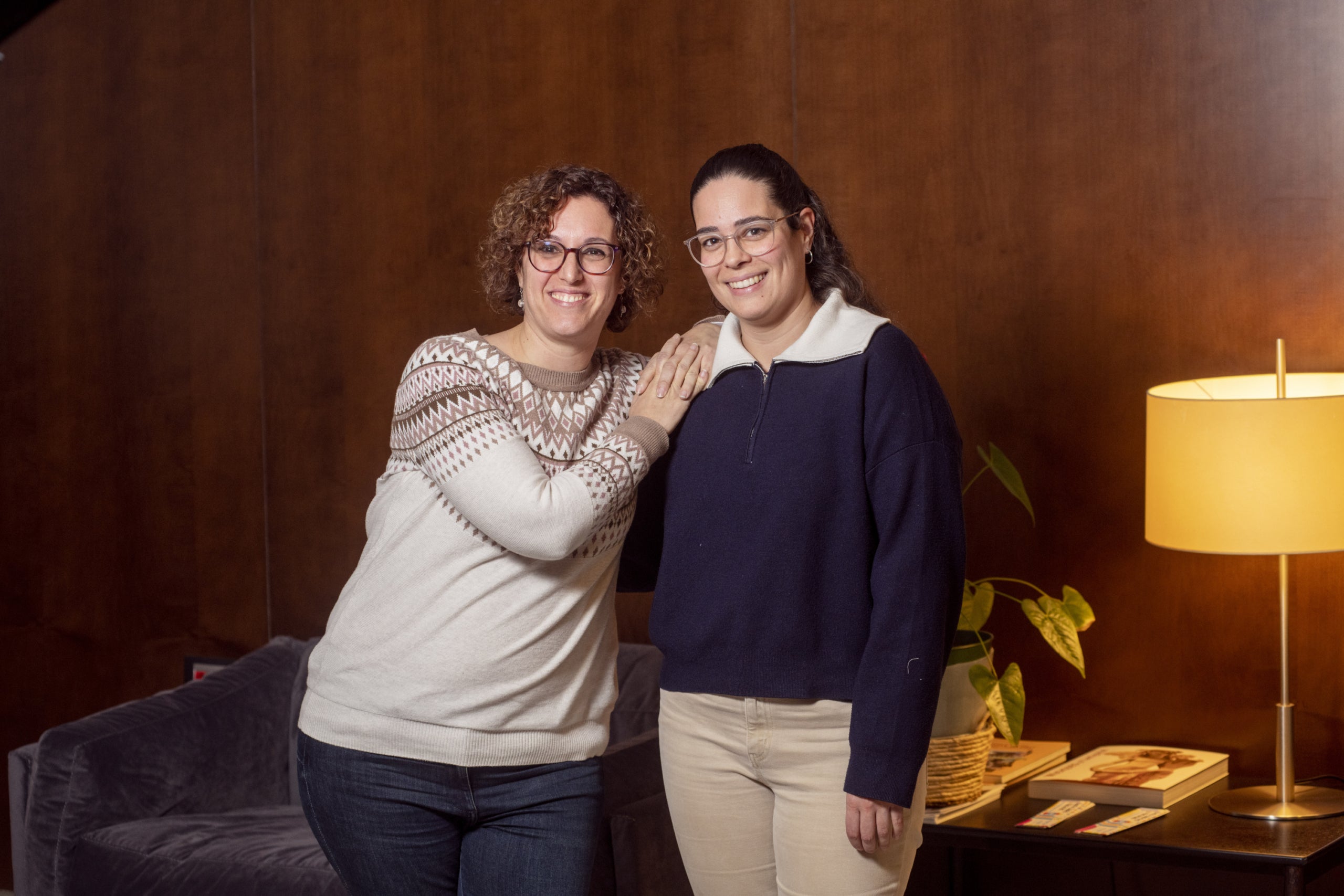 Elisa Sanz i Marta Gutiérrez, psicòlogues expertes en dol de l'Equip d'Atenció Psicosocial (EAPS) Mutuam. Foto: Fundació ”la Caixa”