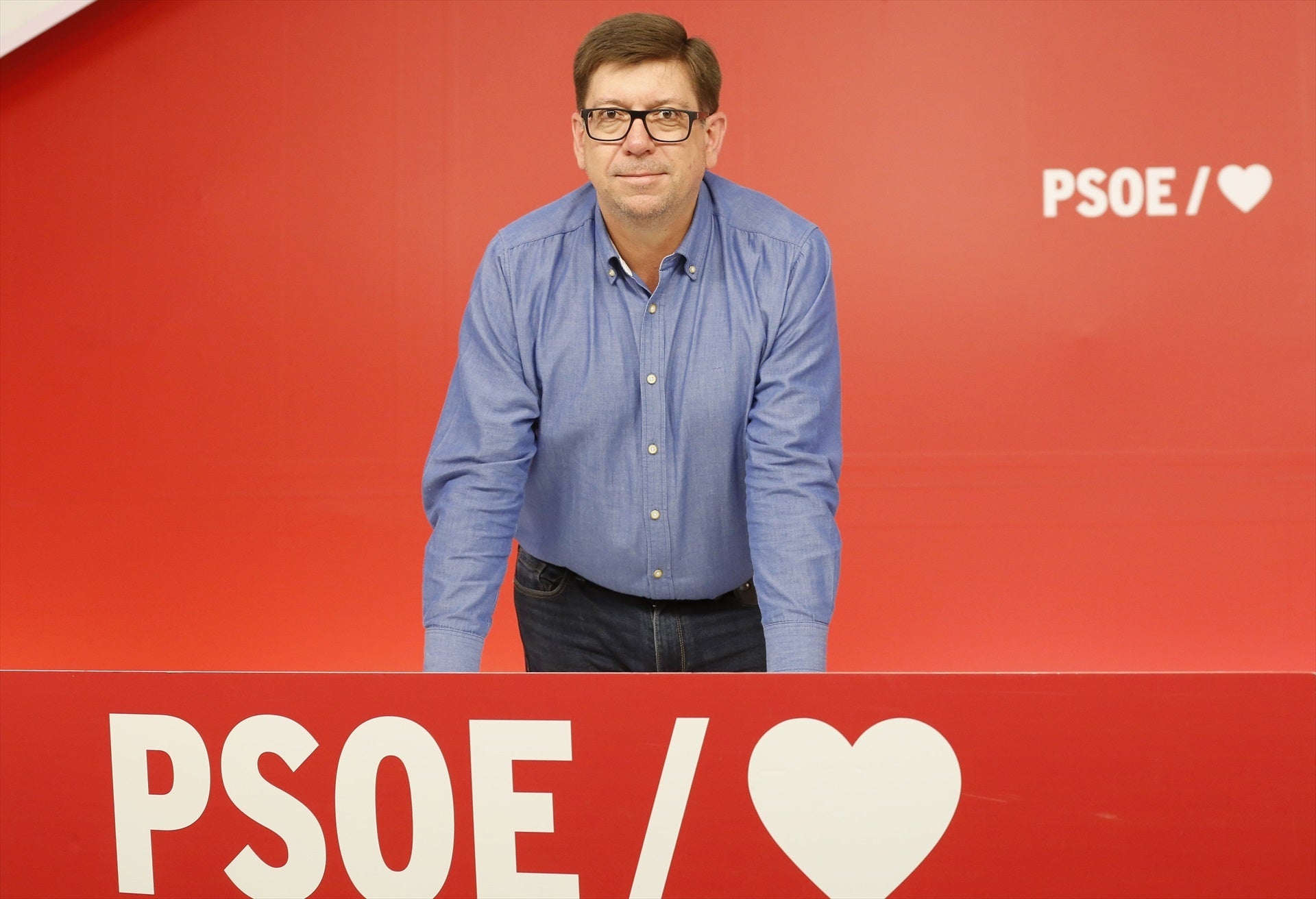 Imatge d'arxiu de Francisco Salazar, exassessor de la Moncloa denunciat per assetjament sexual / PSOE

REMITIDA / HANDOUT por PSOE
Fotografía remitida a medios de comunicación exclusivamente para ilustrar la noticia a la que hace referencia la imagen, y citando la procedencia de la imagen en la firma
08/4/2019