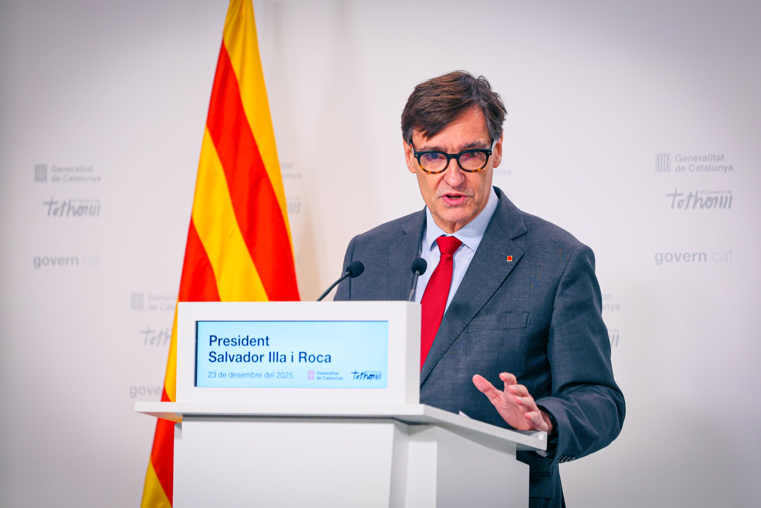 El presidente de la Generalitat, Salvador Illa, durante la rueda de prensa posterior al Consell Executiu / Jordi Bedmar