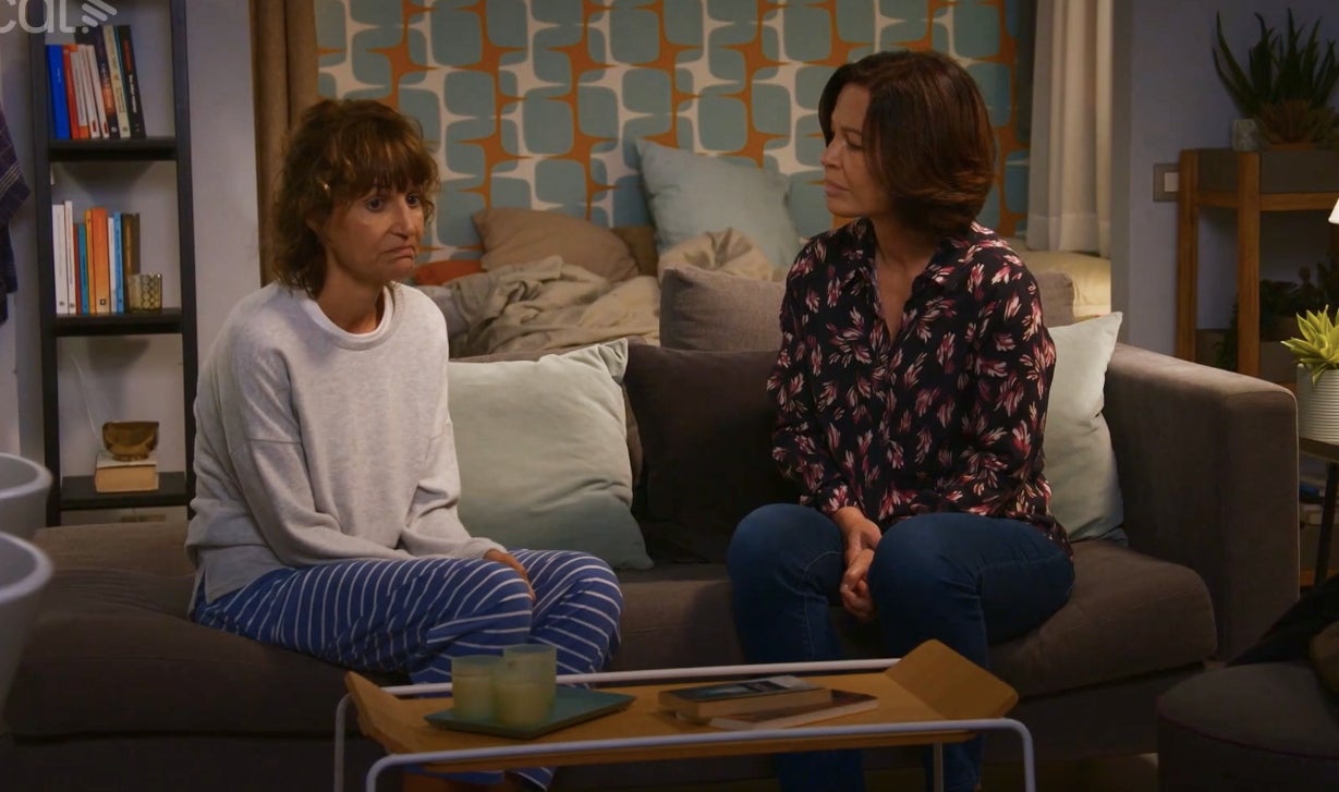  La Sílvia parla amb la Marta i li explica que pateix càncer a 'Com si fos ahir' | 3Cat