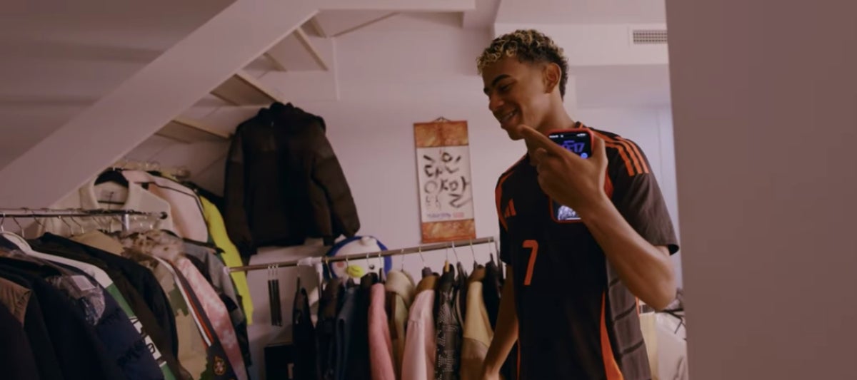 Lamine Yamal mostra com és per dins el seu pis i sorprèn - Youtube