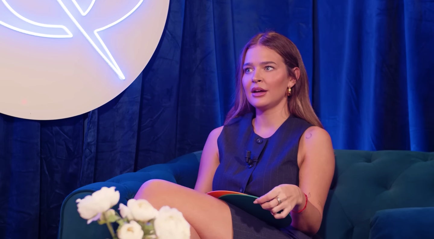 Laura Escanes hace confesiones picantes en una entrevista - Youtube