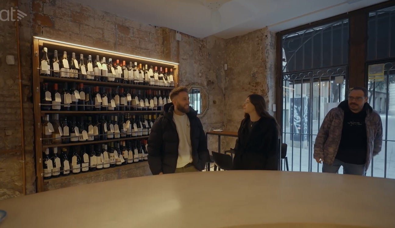 L'interior del local de la Bodega 8 a 'Joc de cartes' | 3Cat