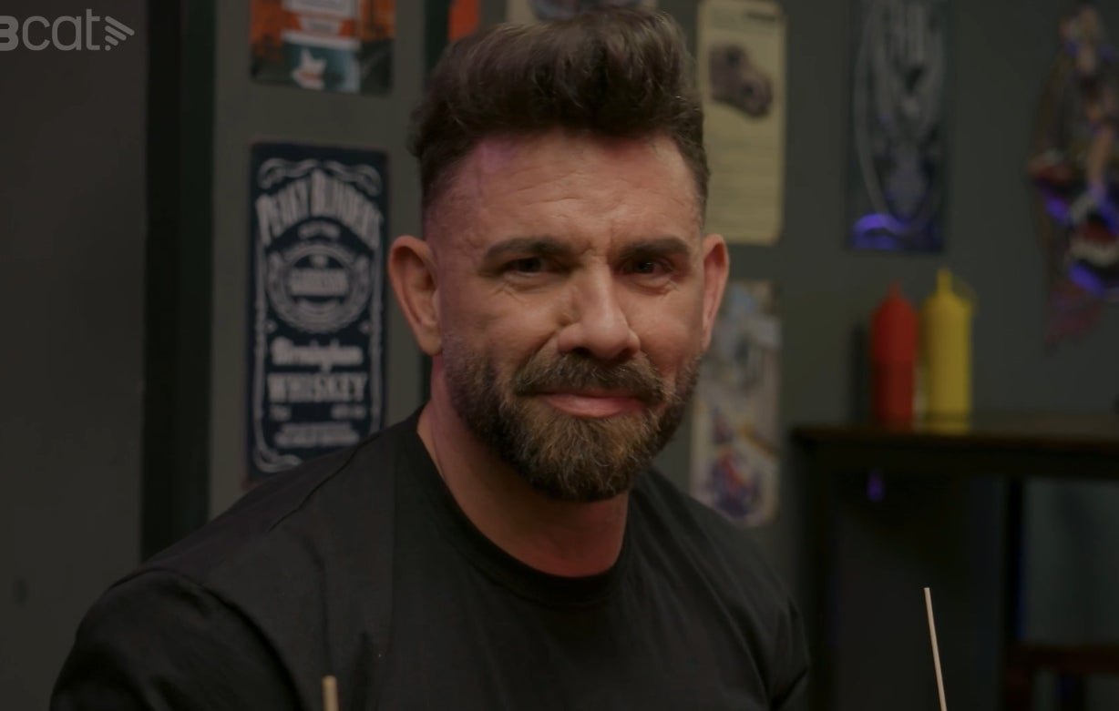 Marc Ribas busca en 'Joc de cartes' la mejor bodega de Barcelona | 3Cat