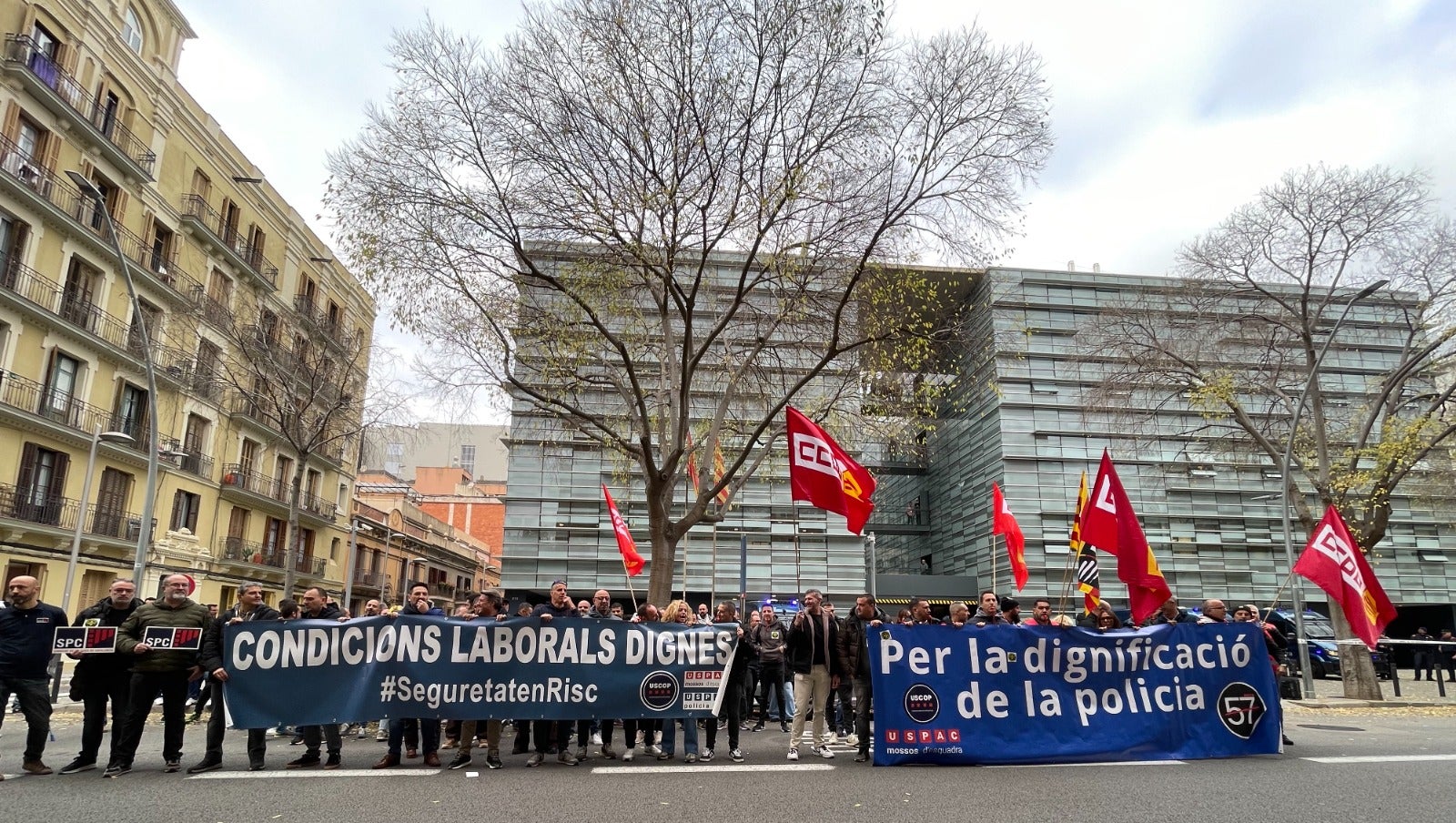 Agentes de los Mossos d'Esquadra en la protesta contra el decreto polémico de Parlon y Trapero / Q.S.