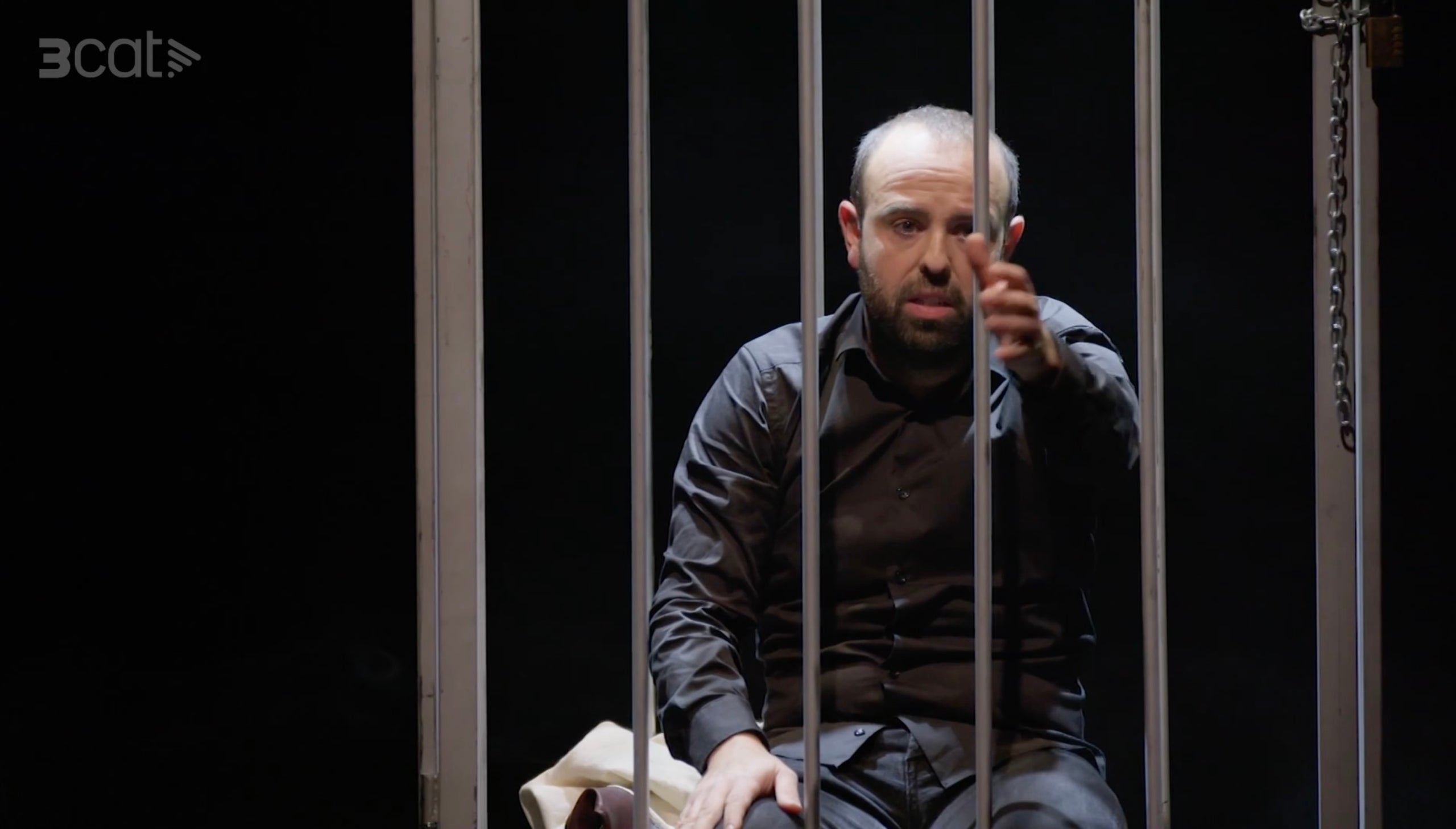 Peyu, durante la primera escena de la comedia 'L'il·lusionista', emitida en TV3 este San Esteban