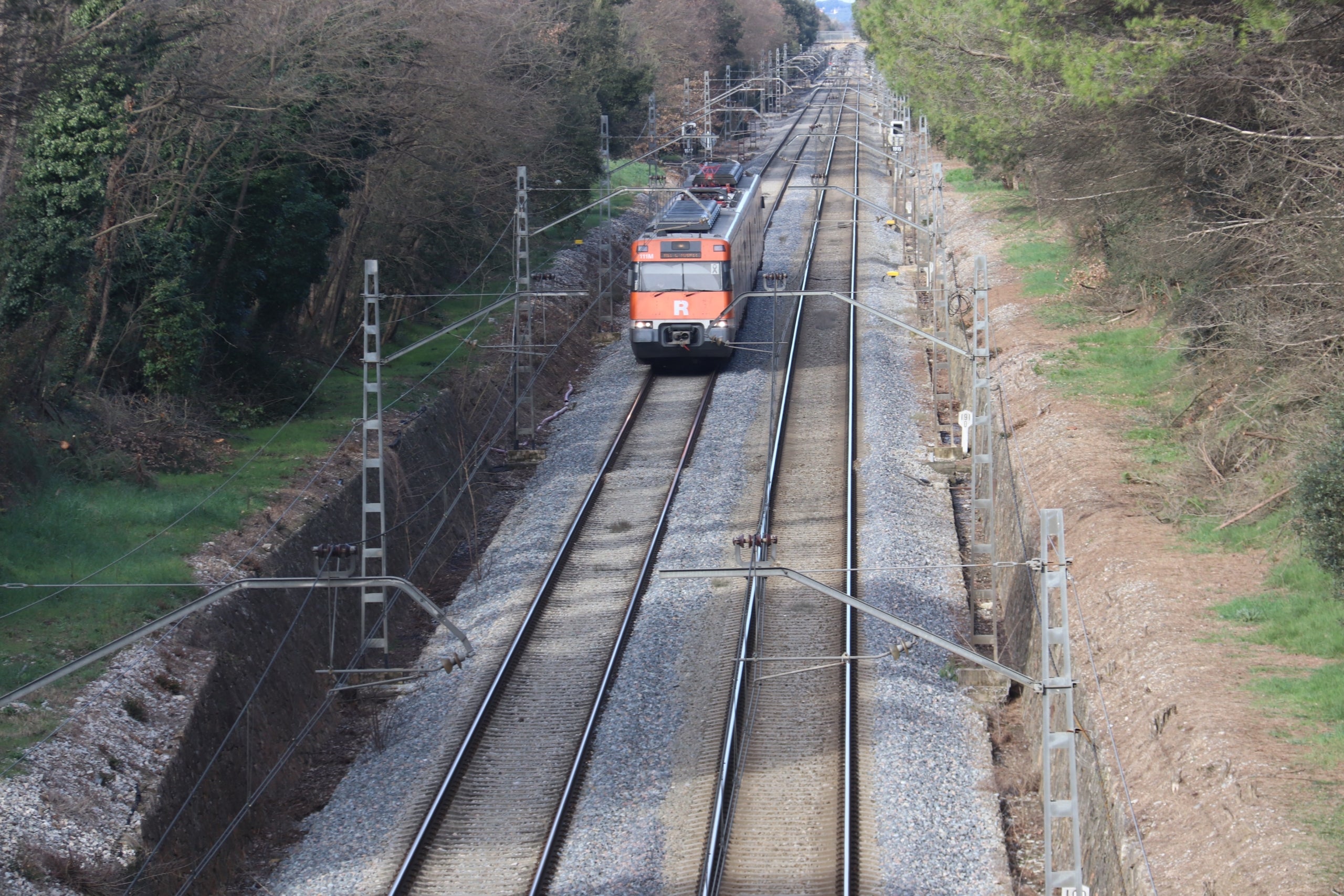 Un tren de Rodalies arriba a l'estació de Caldes de Malavella (Selva) / ACN