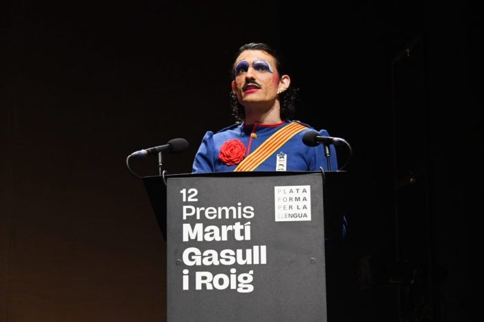 La drag queen Jèssica Pulla, premi a la Innovació als dotzens premis Martí Gasull i Roig de Plataforma per la Llengua