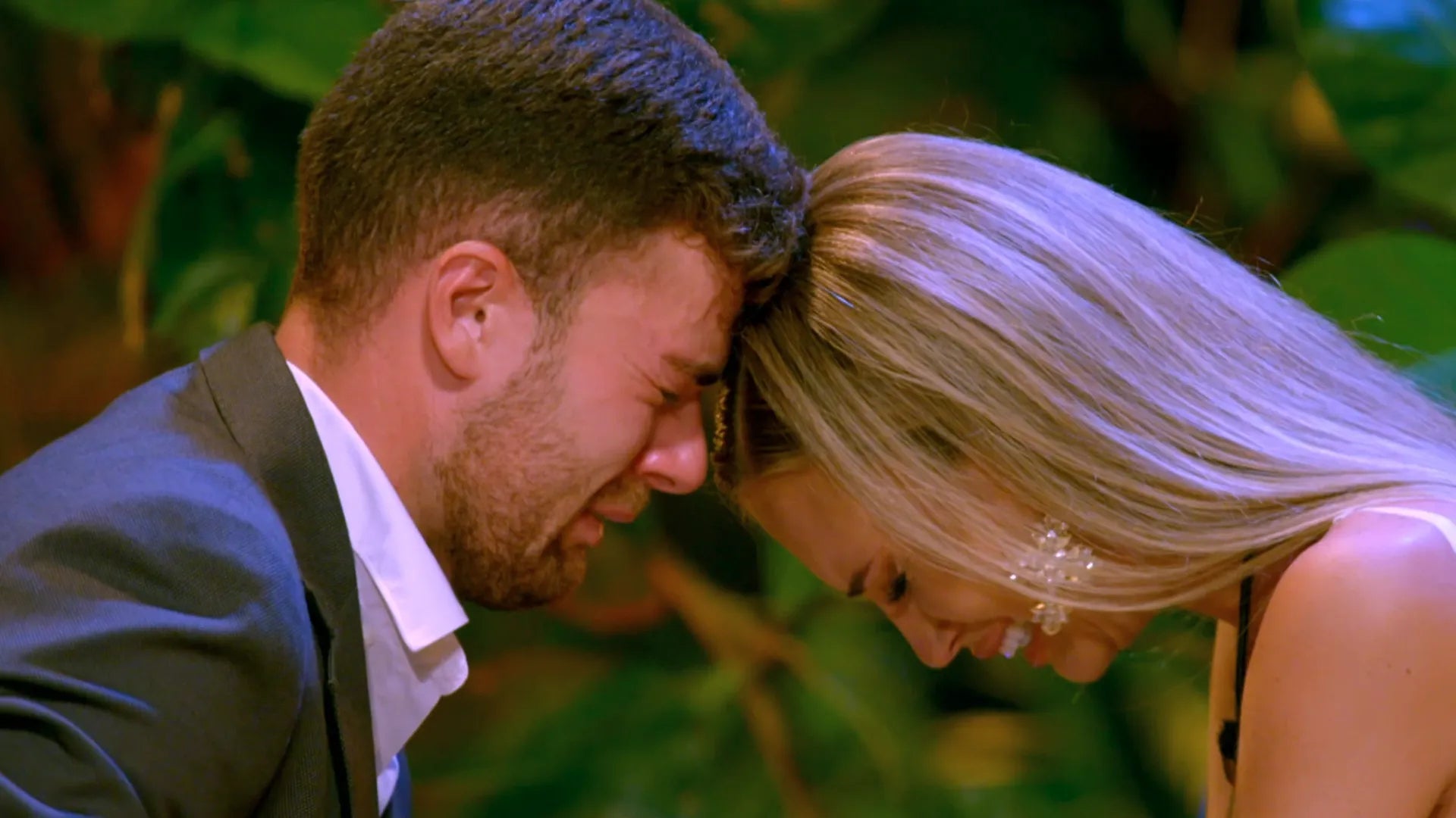 El Darío i l'Almudena han acabat plorant a la foguera final - Telecinco