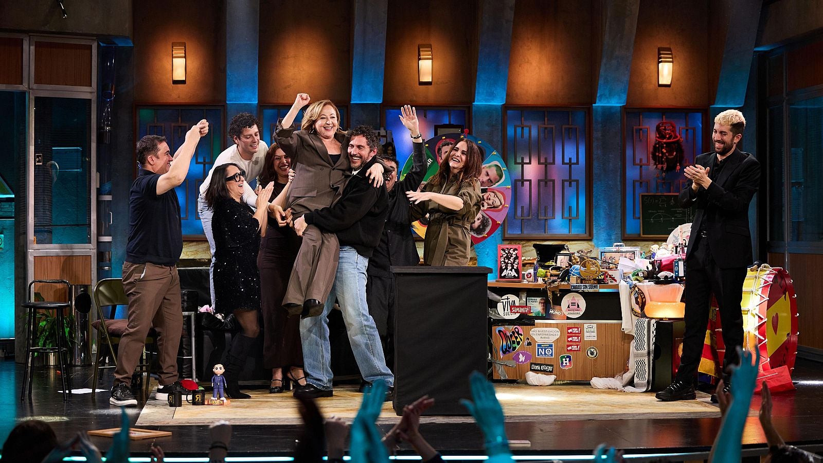 Els actors d'Aída comparteixen anècdotes boges a La Revuelta - TVE