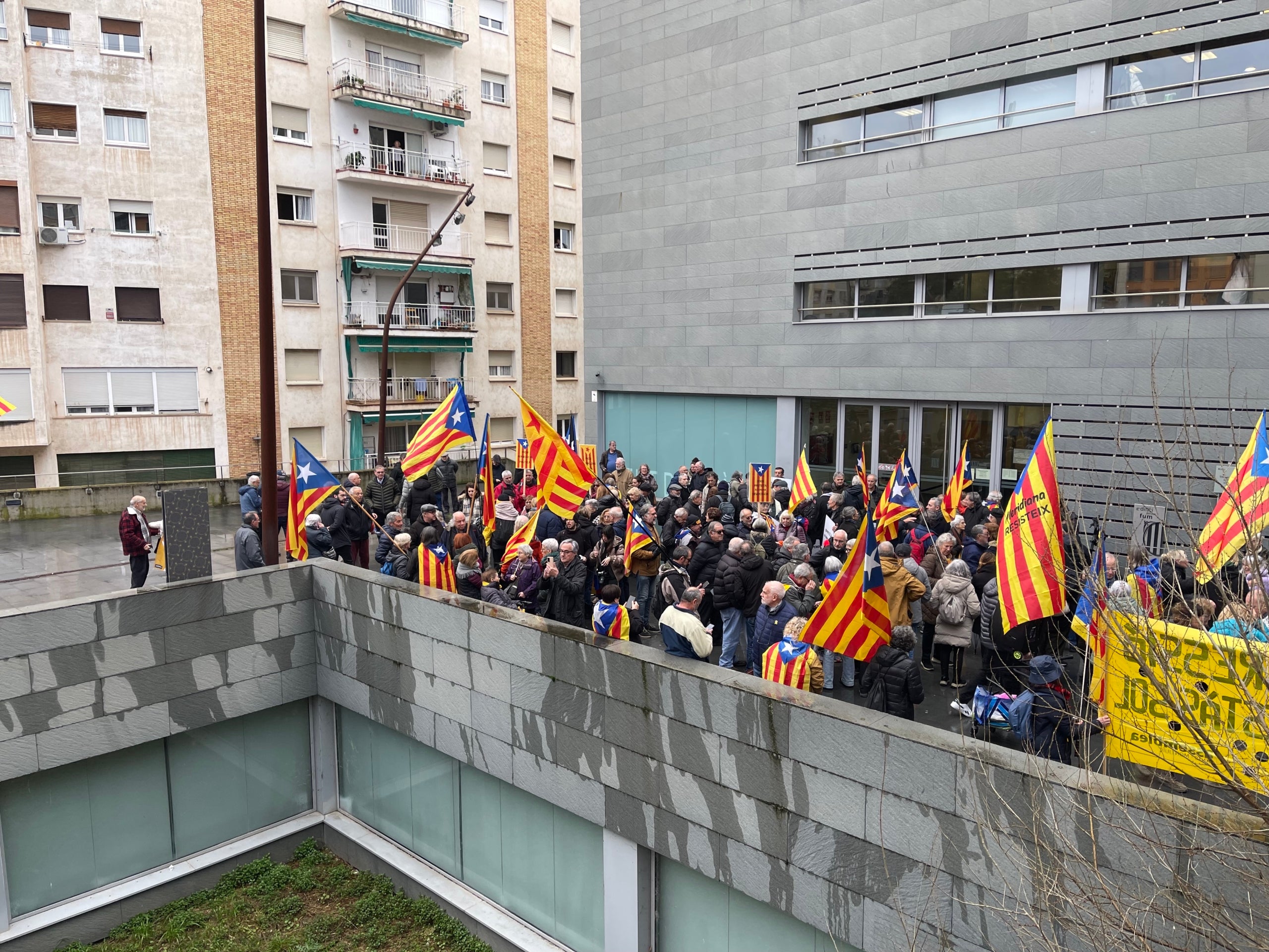 Una imatge de la protesta d'aquest matí en suport a Albert Forcades/QS