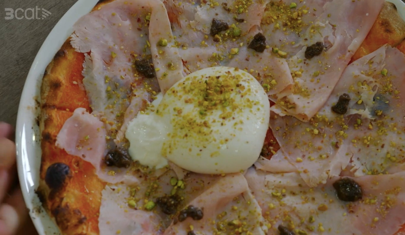 Les pizzes de la Pizzeria 33 també han agradat molt a 'Joc de cartes' | 3Cat