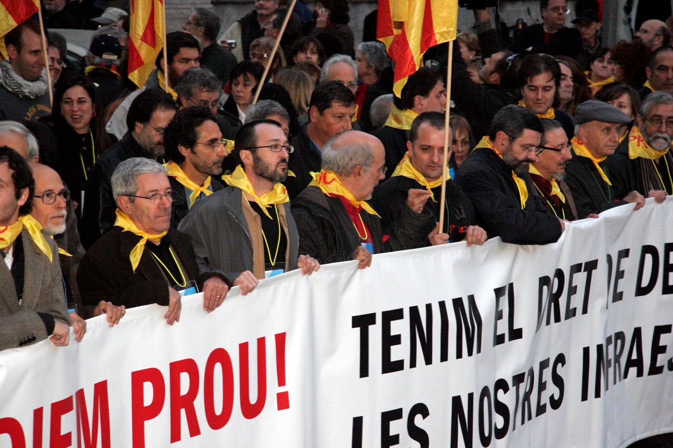Part de la capçalera de la manifestació de l'1 de desembre del 2007 per les infraestructures, convocada per la Plataforma pel Dret a Decidir / ACN 