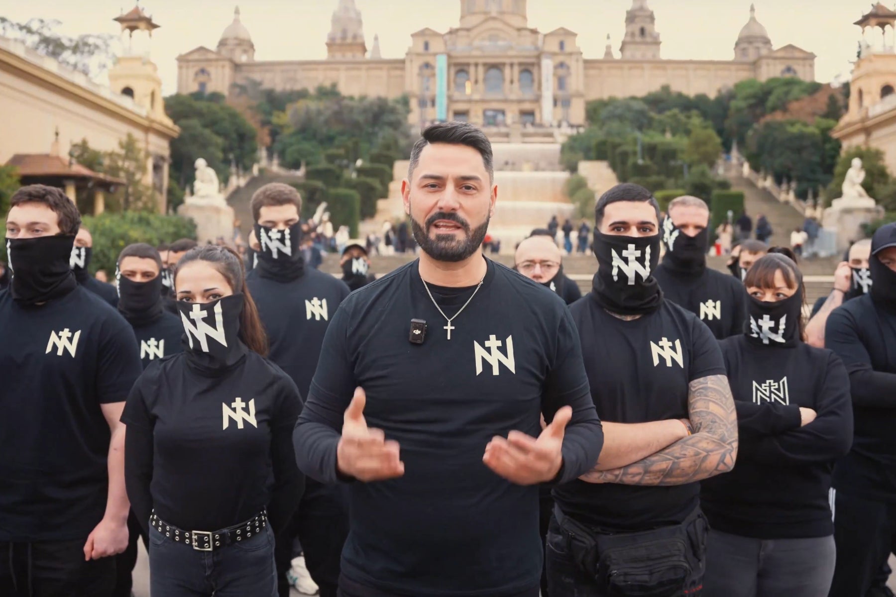 Manel Rojo Gallardo i membres de Núcleo Nacional en un vídeo promocional de la seva arribada a Catalunya / X