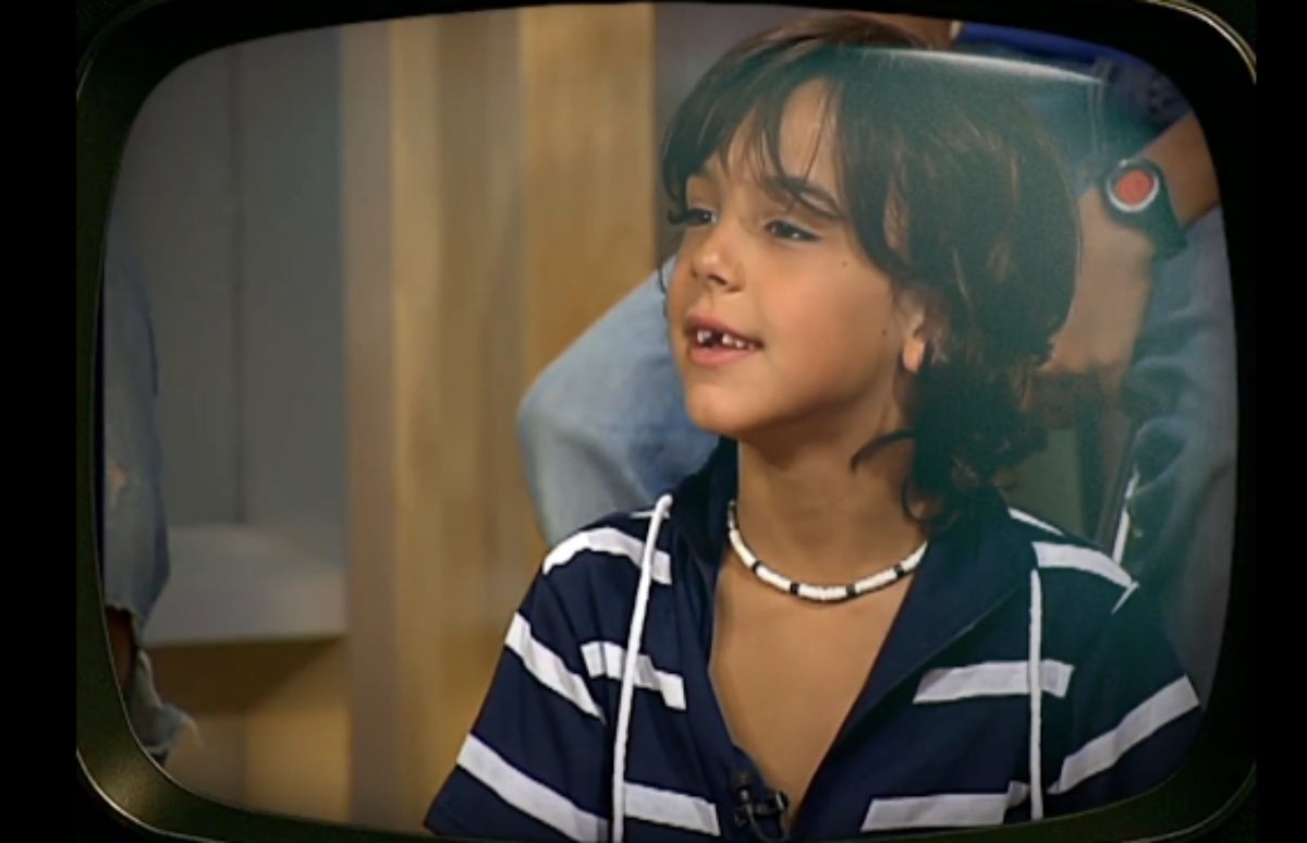 Oscar Casas en una aparició a TV3 quan era petit | 3Cat.