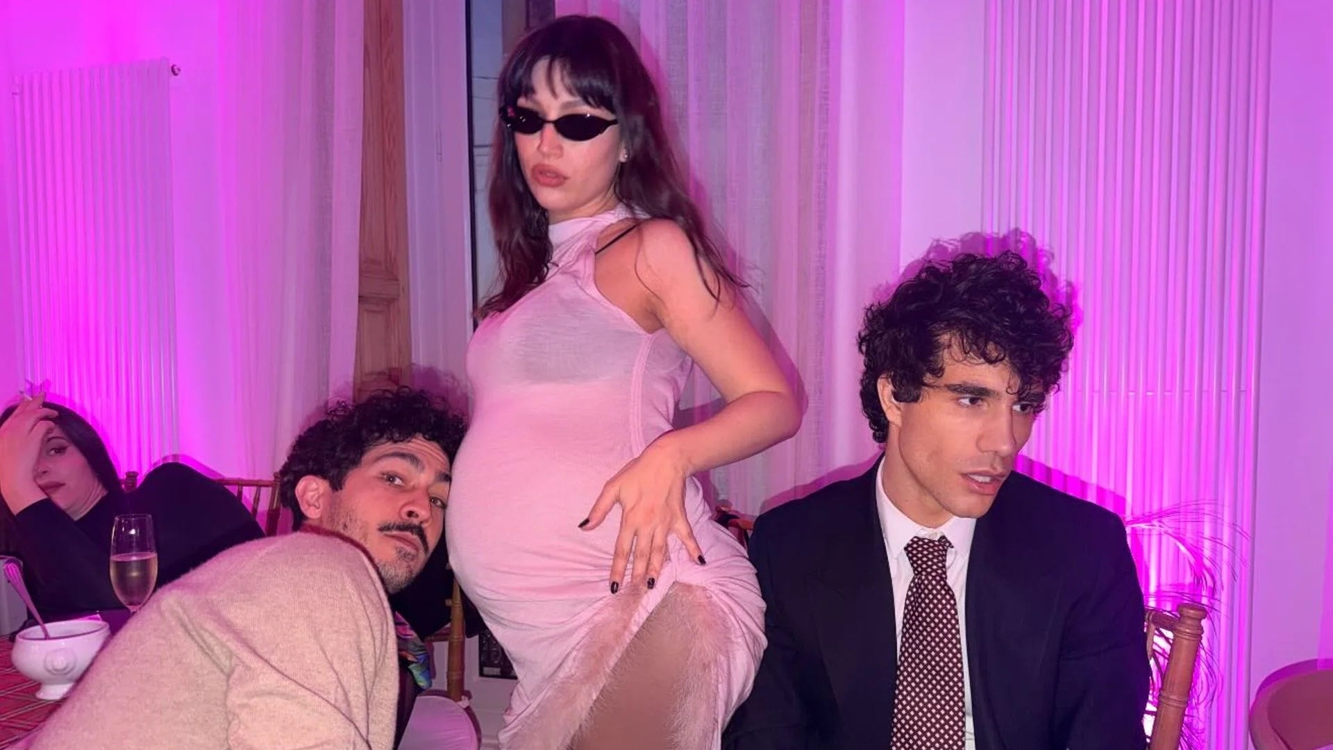  Úrsula Corberó en el sopar de la nit de Cap d'Any amb els Javis | Instagram