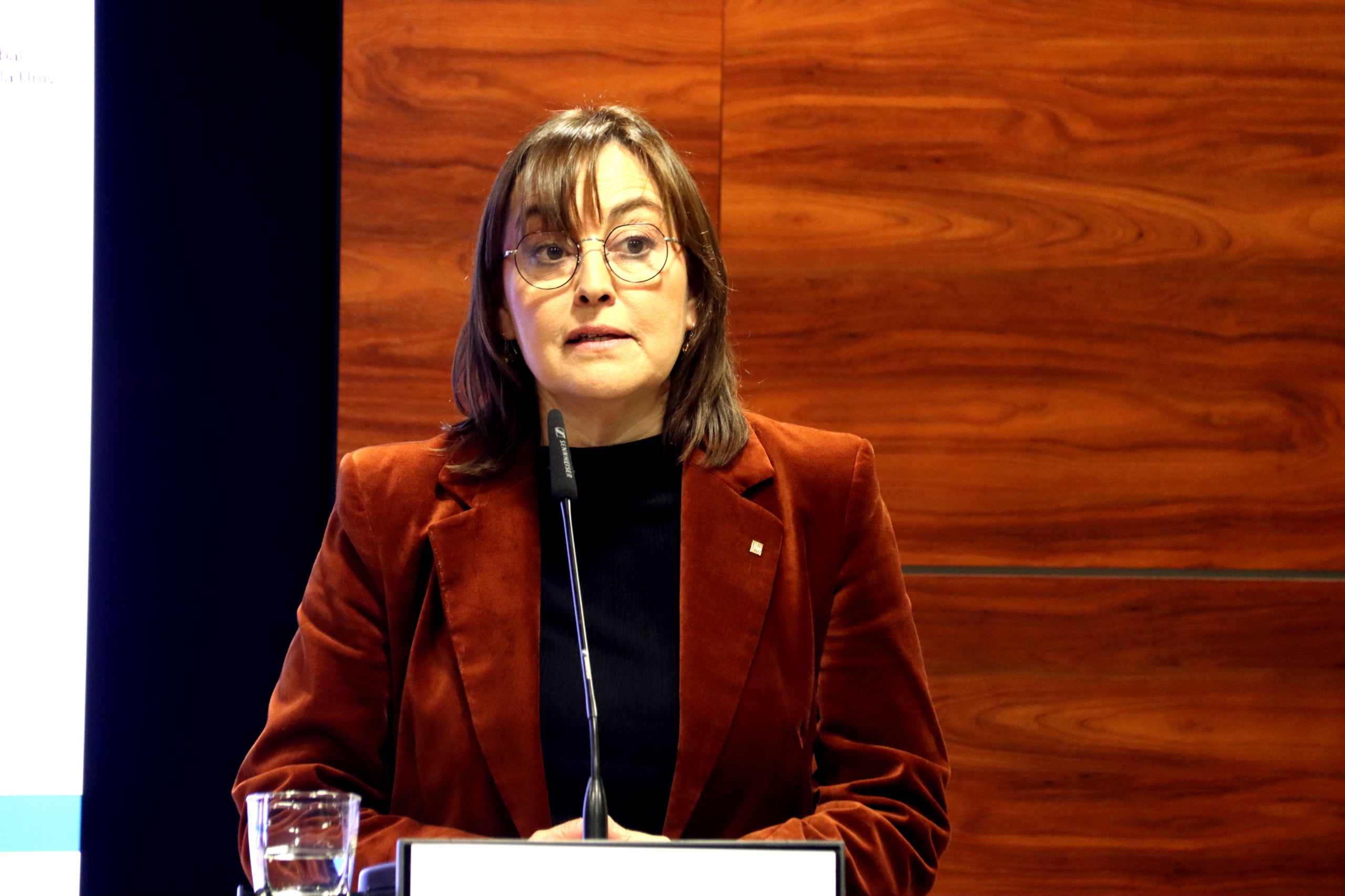 La consellera d'Acció Climàtica, Territori i portaveu del Govern, Sílvia Paneque, durant una roda de premsa a Barcelona | Gerard Escaich Folch (ACN)