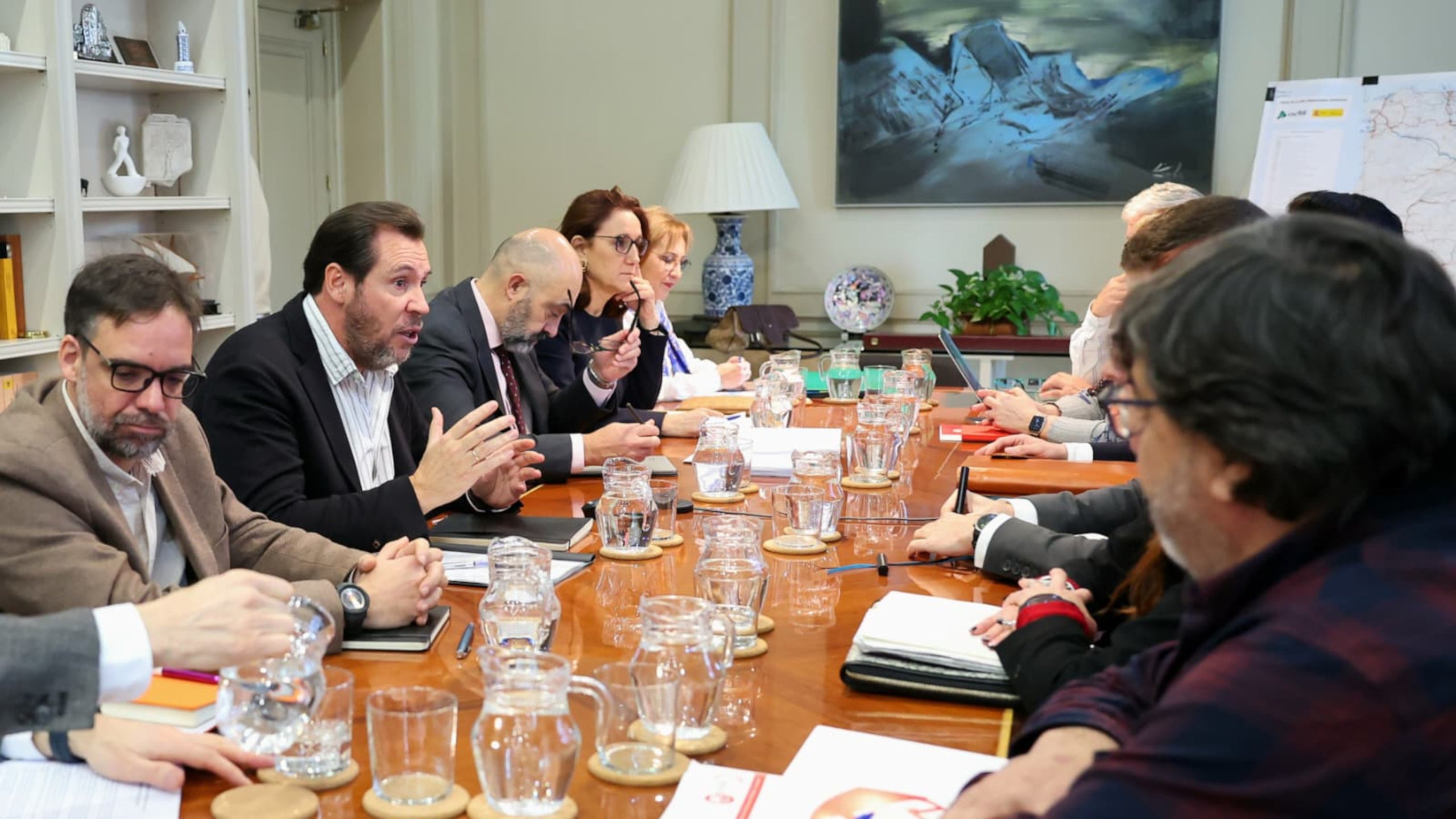 El ministre de Transports, Óscar Puente, a la segona reunió amb els sindicats de Renfe i Adif | Ministeri de Transports (ACN)