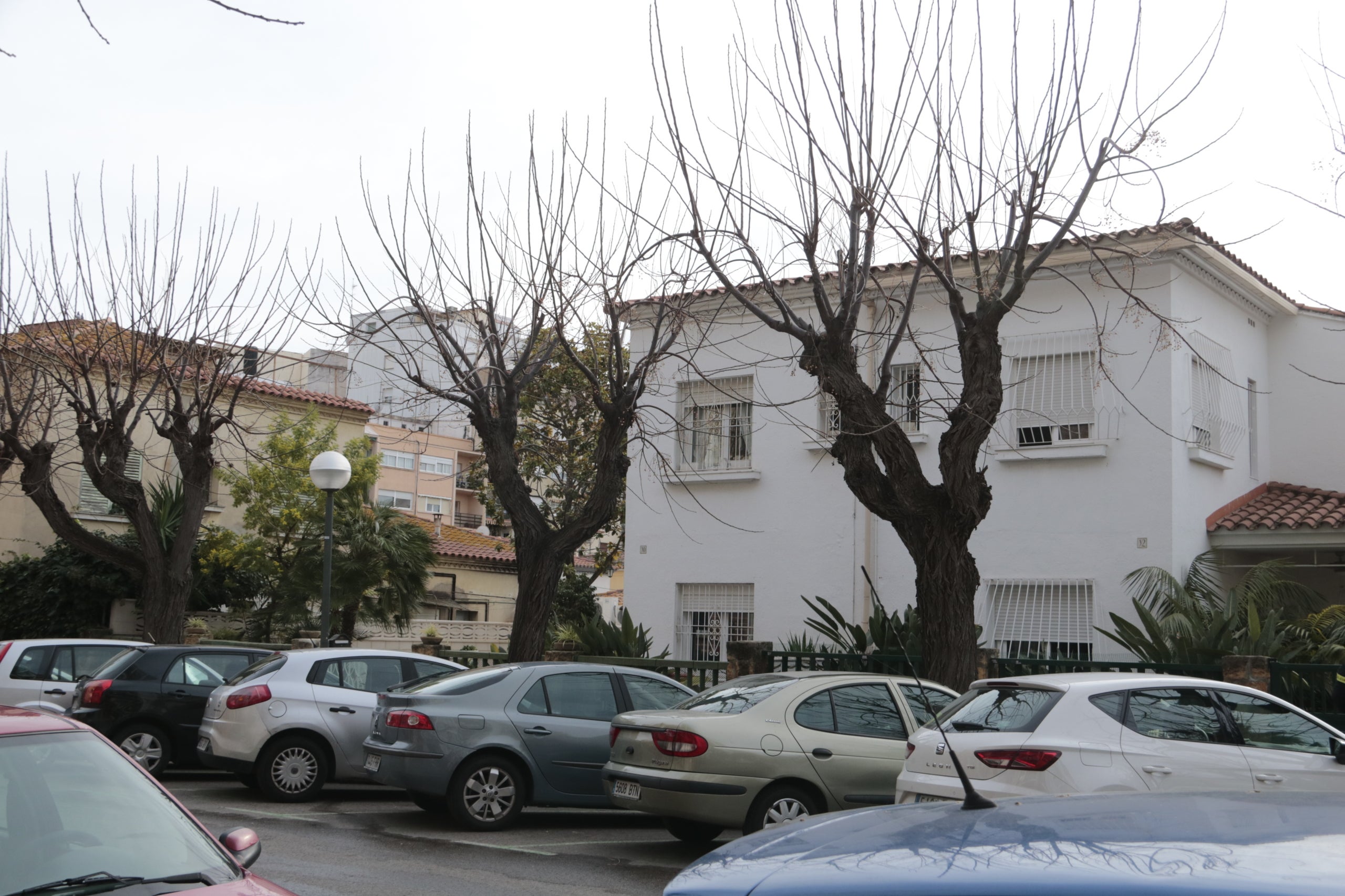 El número 12 del carrer Mossèn Salvador Ritort i Faus de Tarragona, on s'ha produït l'incendi mortal / Ariadna Escoda (ACN)