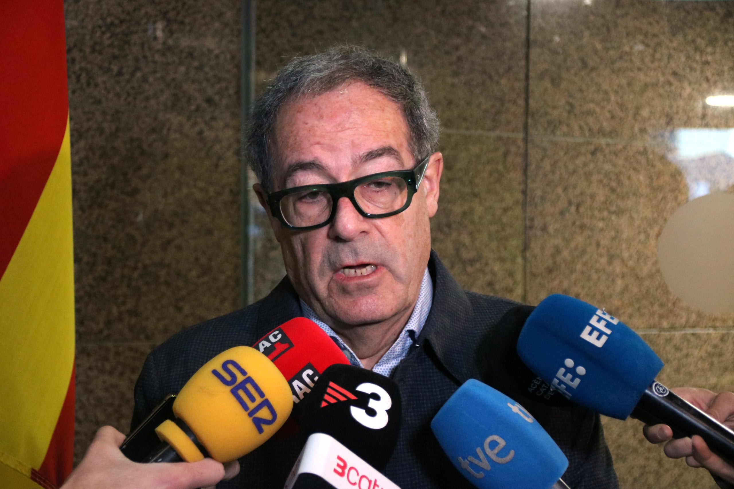 El comissionat pel traspàs de Rodalies, Pere Macias, durant una atenció als mitjans | Gerard Escaich Folch (ACN)