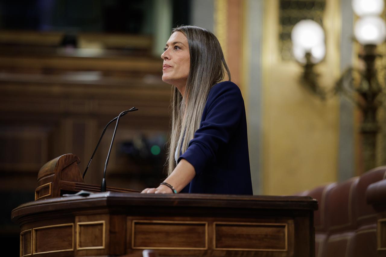 La portaveu de Junts al Congrés, Míriam Nogueras, en una imatge de l'11 de febrer a la tribuna de l'hemicicle / ACN