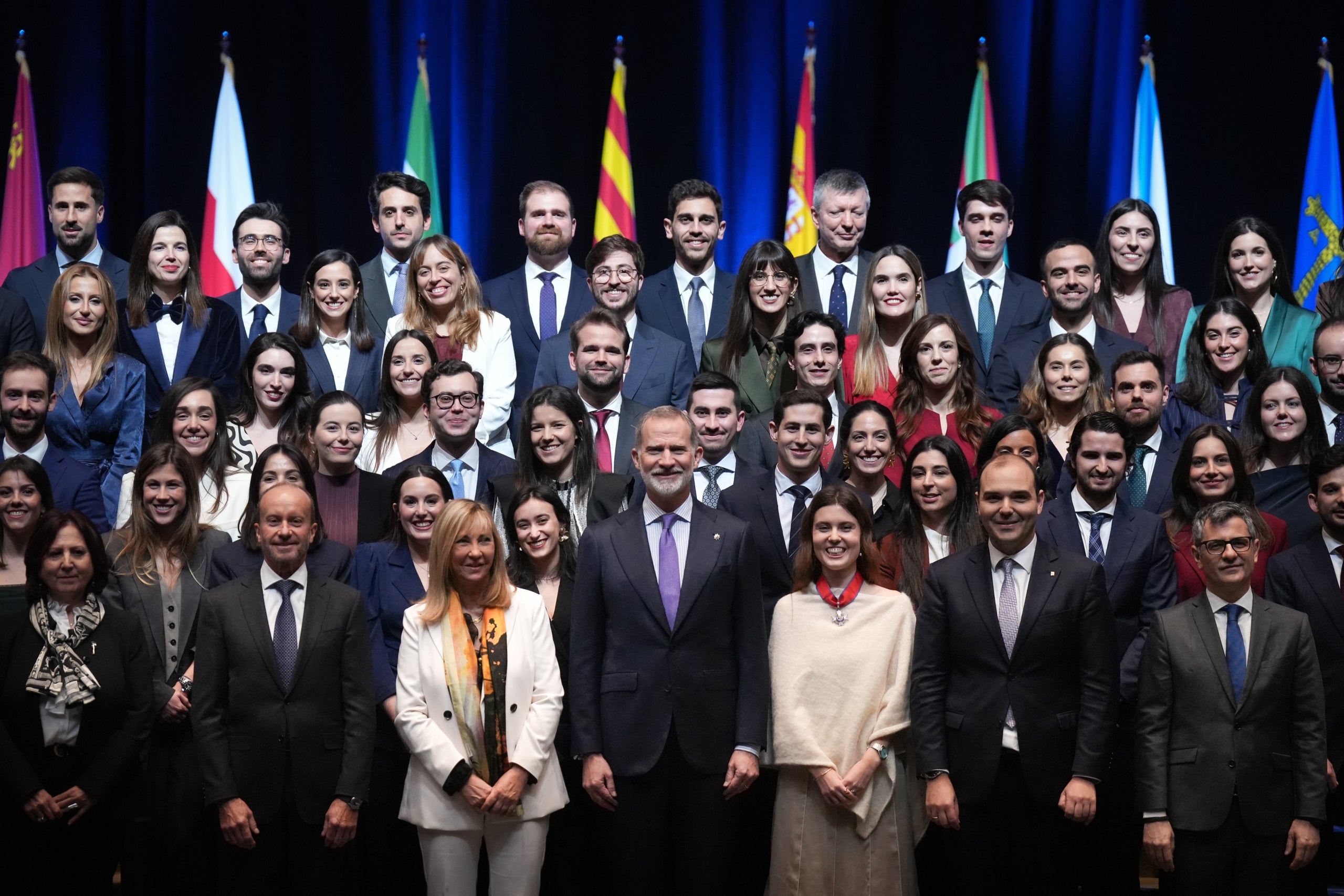 Els nous jutges de la 74ena promoció amb Felip de Borbó, la presidenta del CGPJ  Isabel Perelló i el ministre Félix Bolaños/David Zorrakino