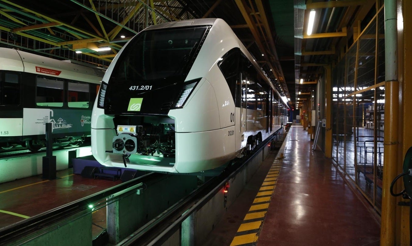Imatge dels primers trens d'FGC que operaran les línies RL3 i RL4, fins ara controlades per Renfe / Generalitat de Catalunya