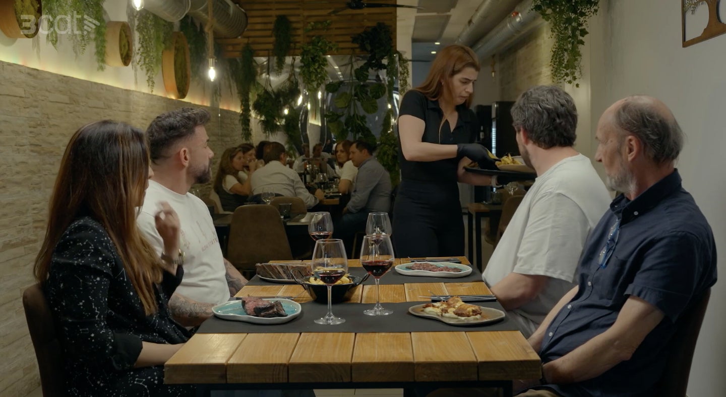 La cambrera estava molt nerviosa, però l'han defensat - TV3