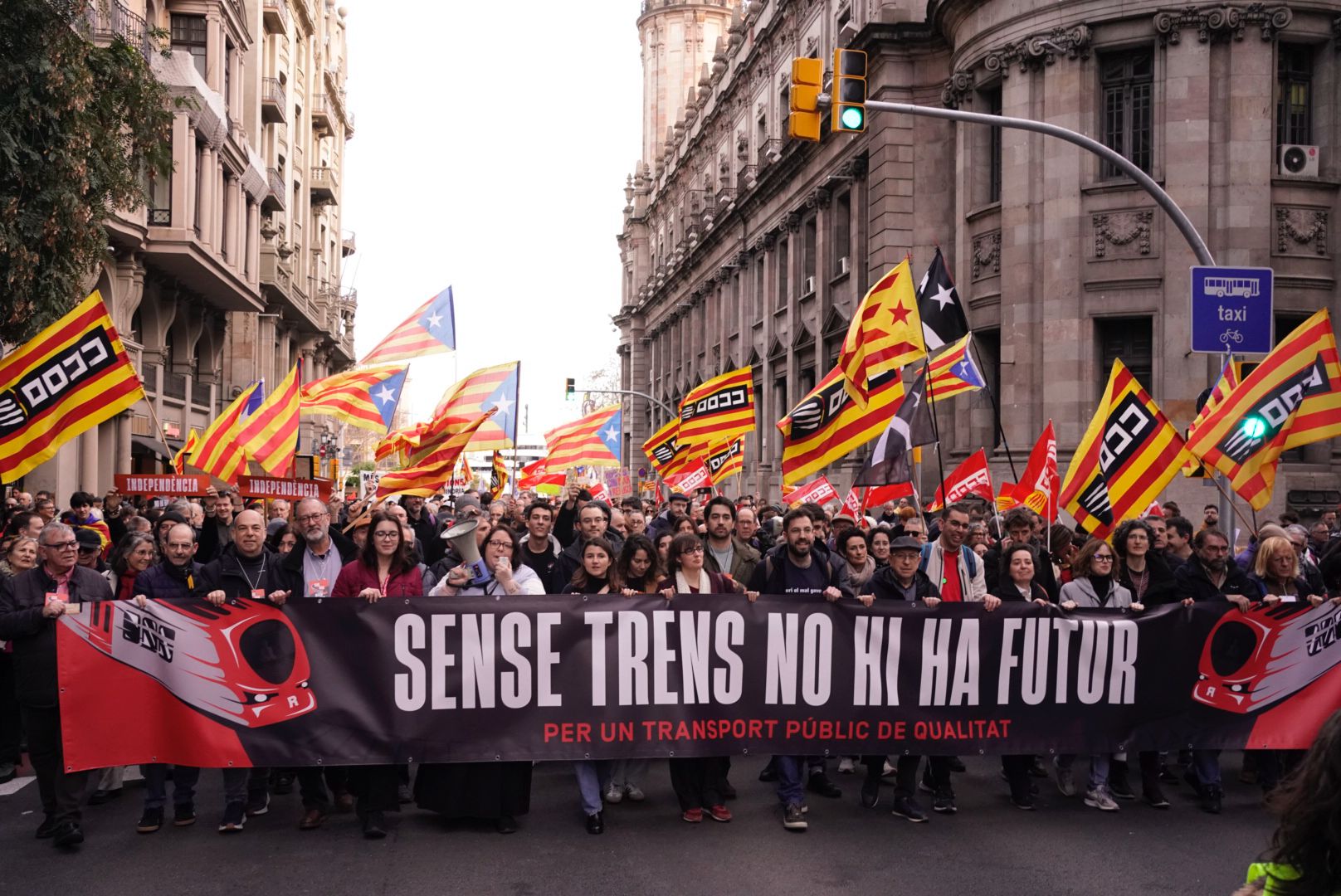 Encapçalament de la manifestació de les plataformes d'usuaris pel caos de Rodalies / Mireia Comas