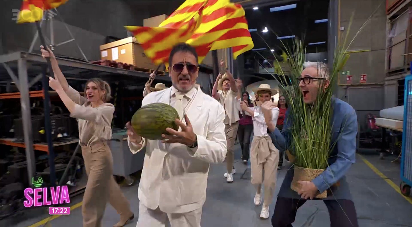 Xavier Graset imita Bad Bunny a TV3 i la gent el critica