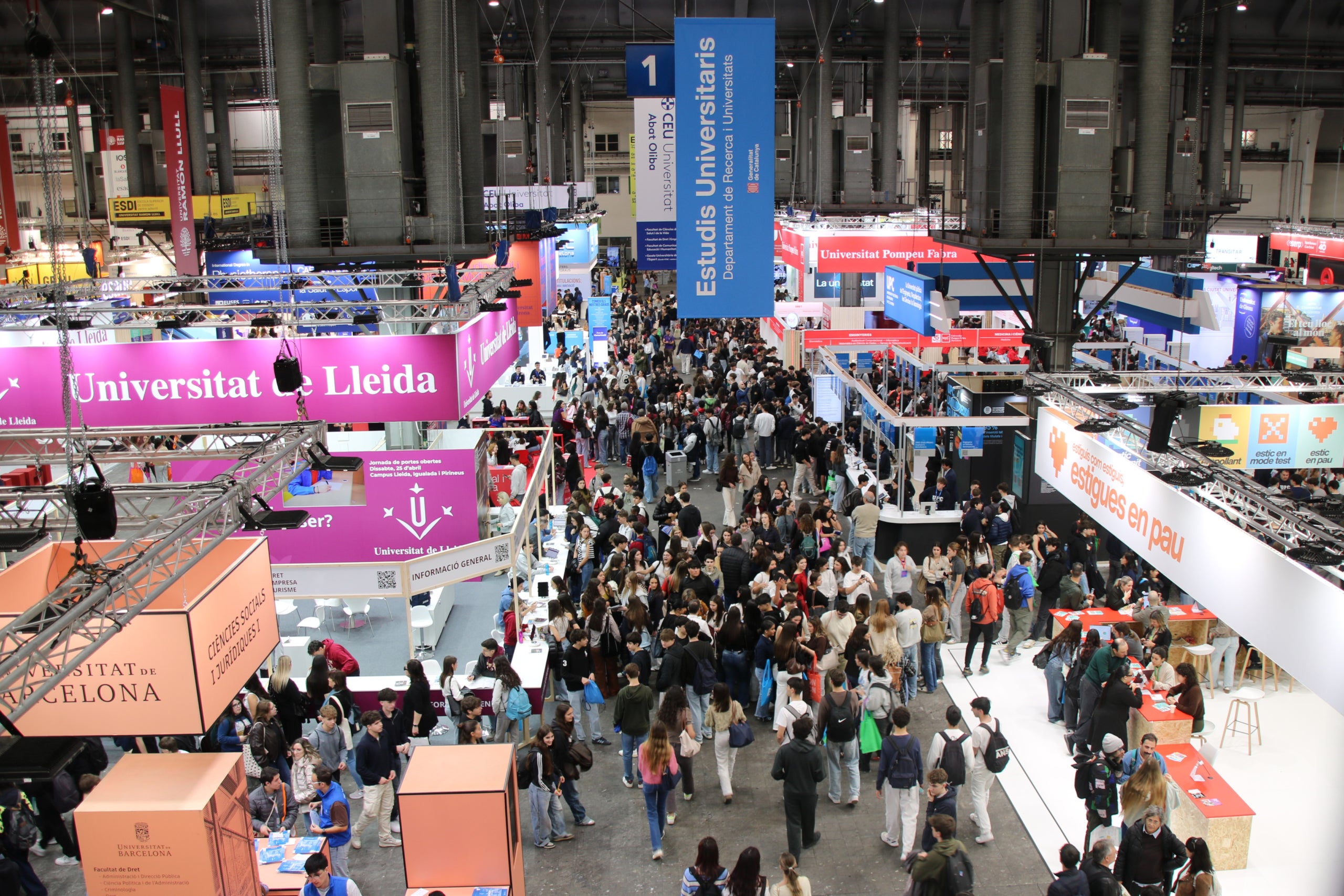 Plataforma per la Llengua denuncia que la mitad de los stands en el Salón de la Enseñanza menosprecian el catalán / ACN