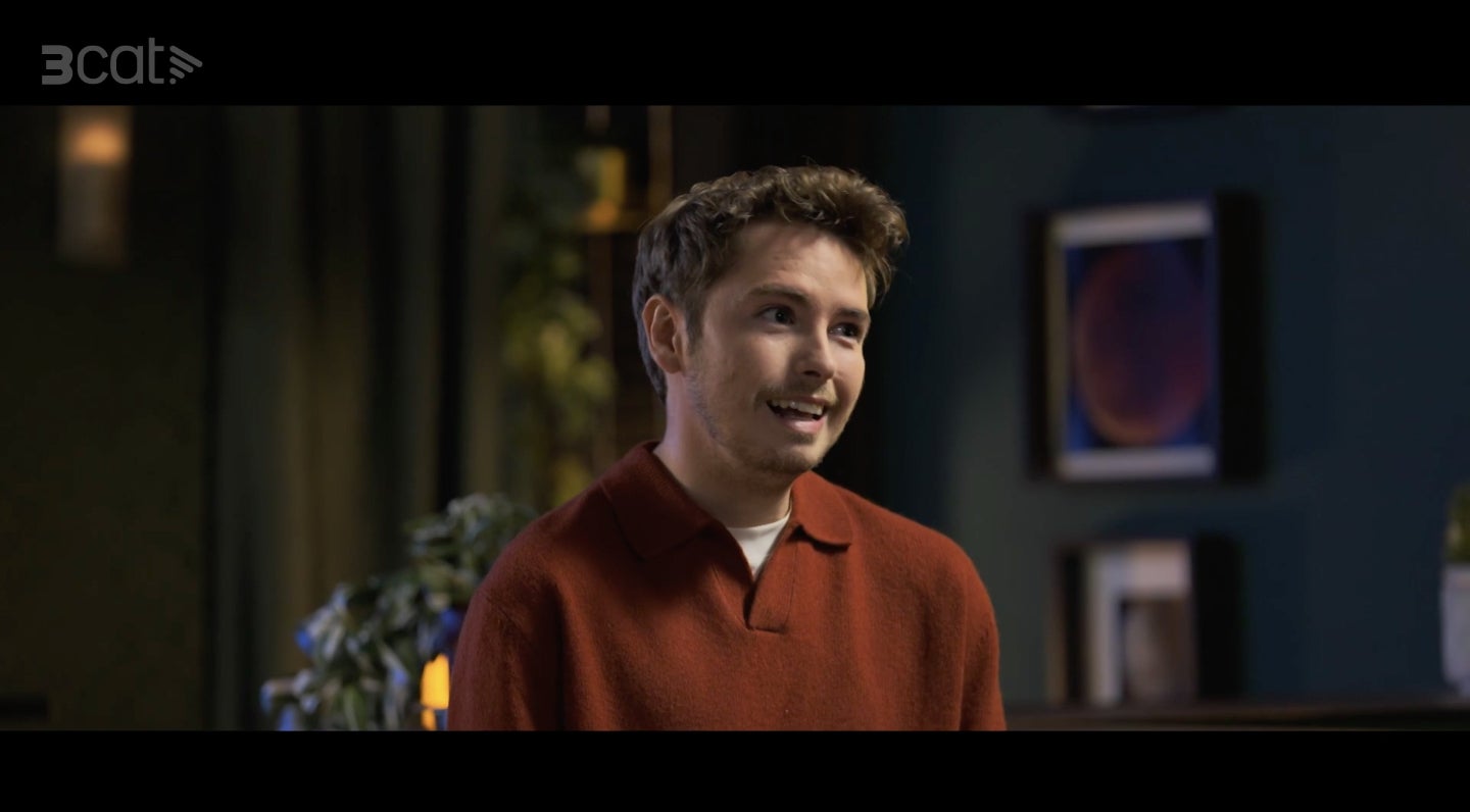 Abraham Orriols omple l'entrevista amb Roger Escapa de titulars personals - TV3