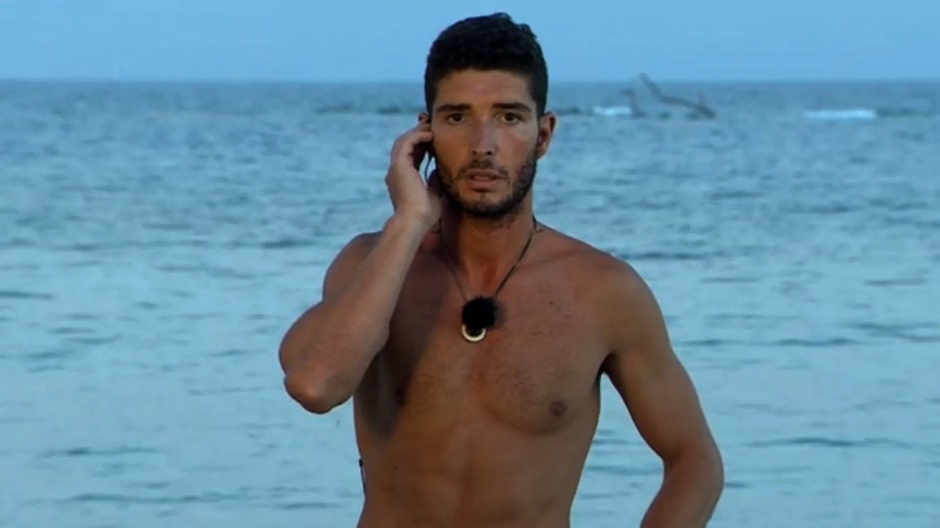 Álex Ghita abandona 'Supervivientes' i fa enfadar Sandra Barneda - Telecinco