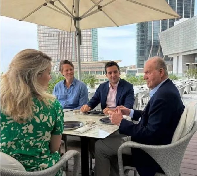 Aquesta era la foto que ha acabat esborrant a biògrafa de Joan Carles