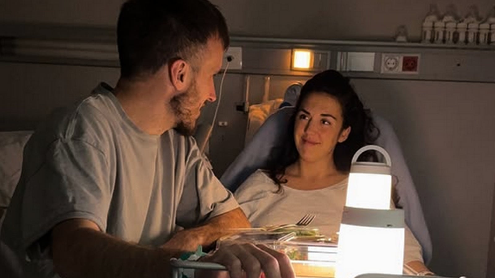 Arnau París i Rais Esteven donen la benvinguda als seus bessons - Instagram