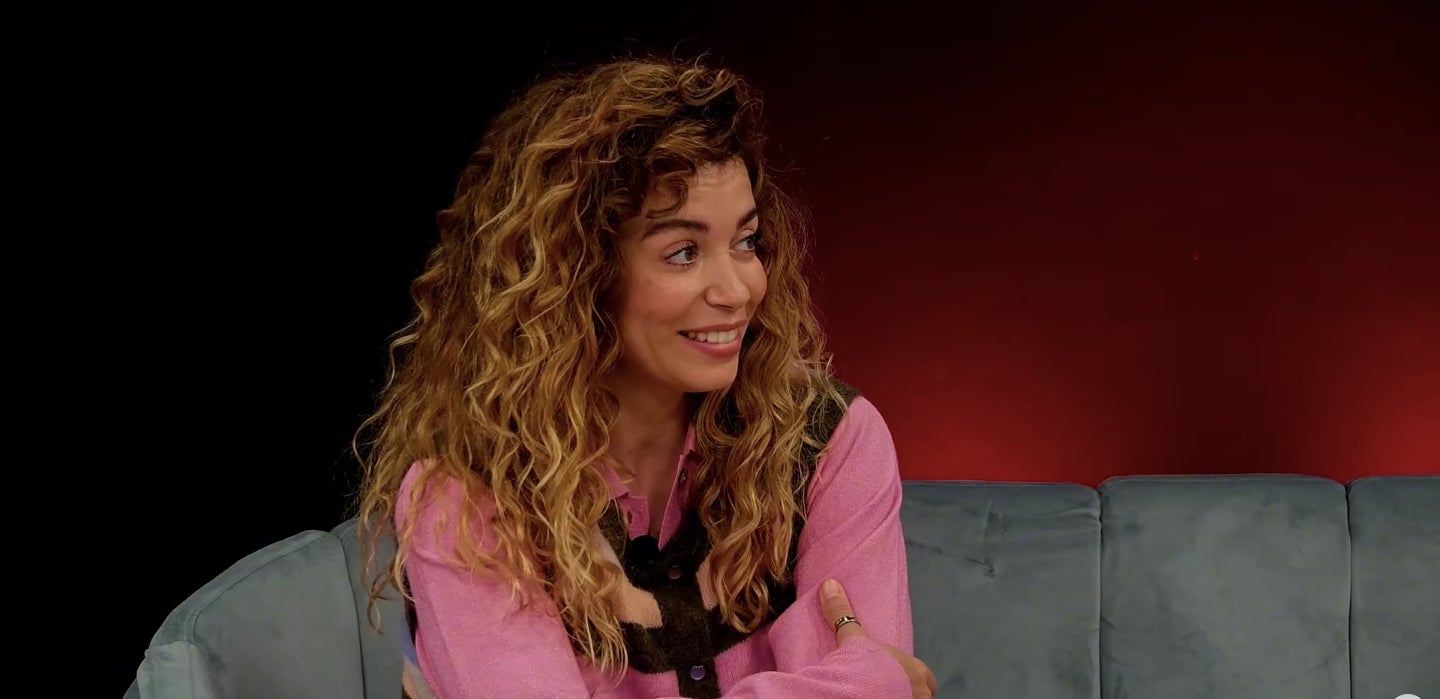 Carol Rovira parla de la vida privada en un pòdcast divertit - Youtube