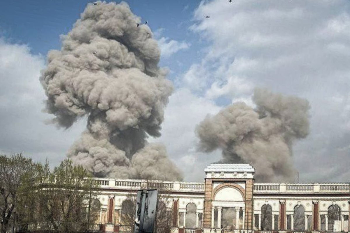Columnes de fum després d'una explosió a Teheran.|Tasnim News Agency/ZUMA Press Wire/dpa (EUROPA PRESS)