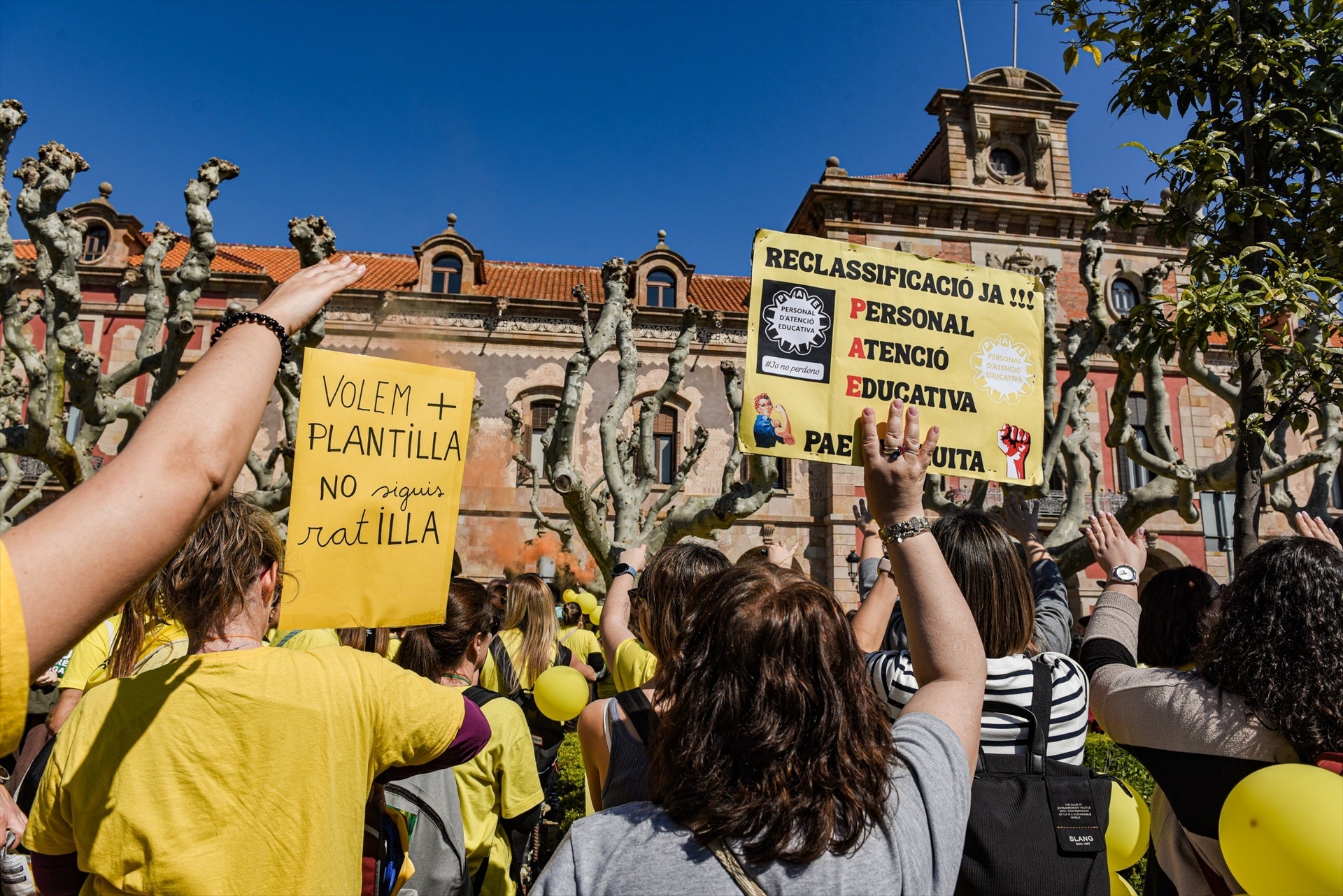 Els docents han portat la protesta davant del Parlament de Catalunya | Alberto Paredes / Europa Press