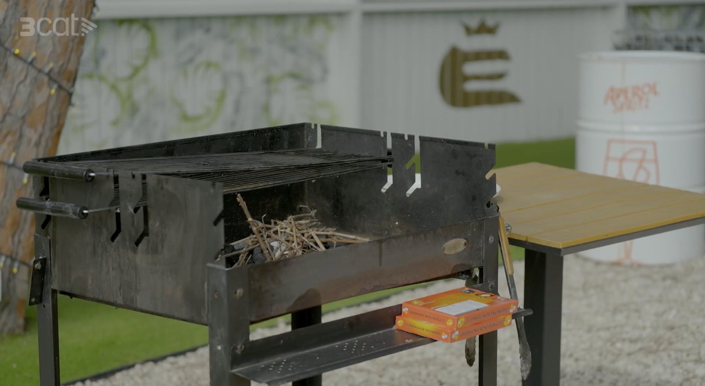 La barbacoa de joguina del restaurant ha indignat els rivals - TV3